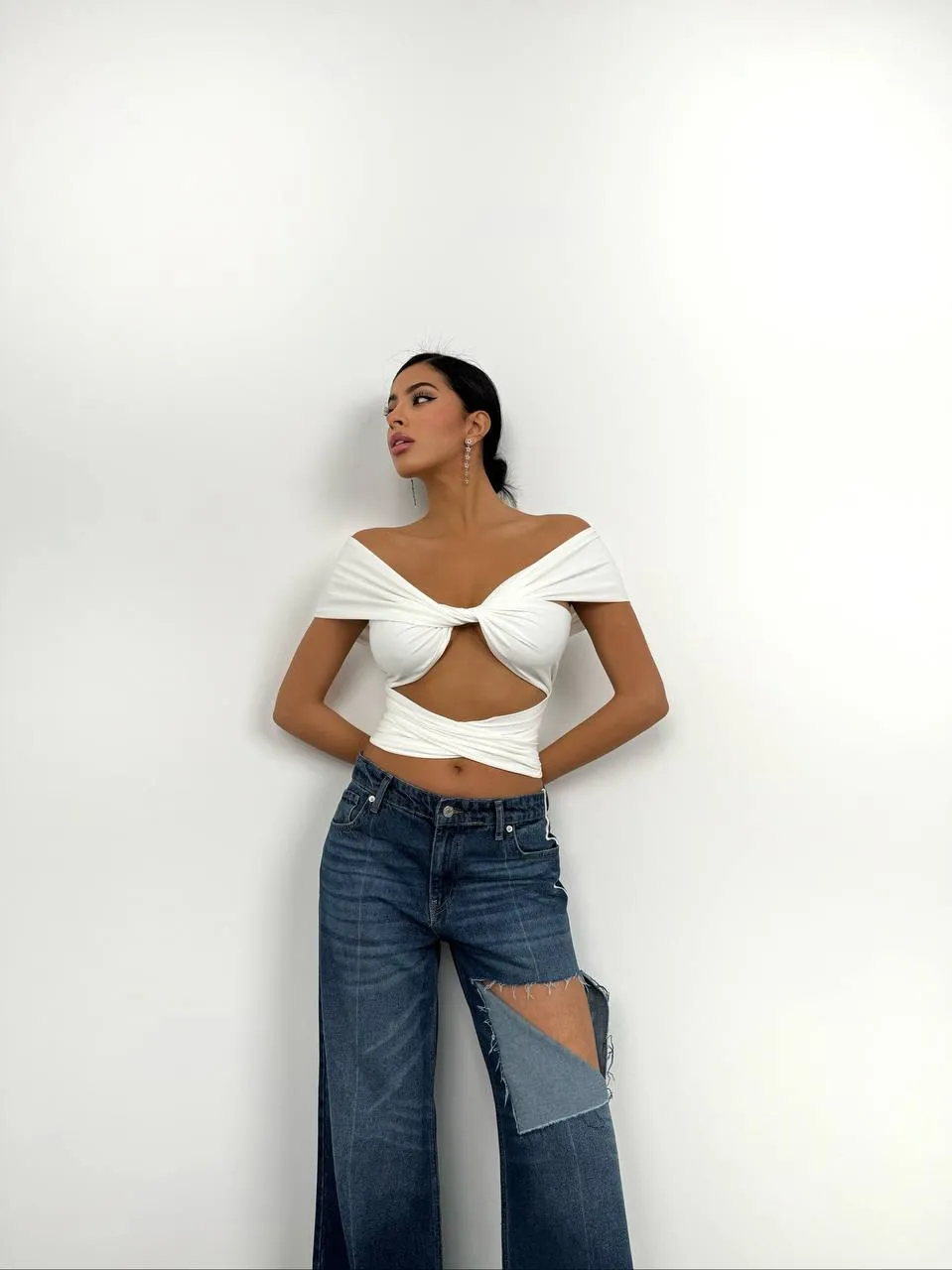 Maya Knotted Strapless Crop Top In White sold by Vivichi product image thumbnail 4