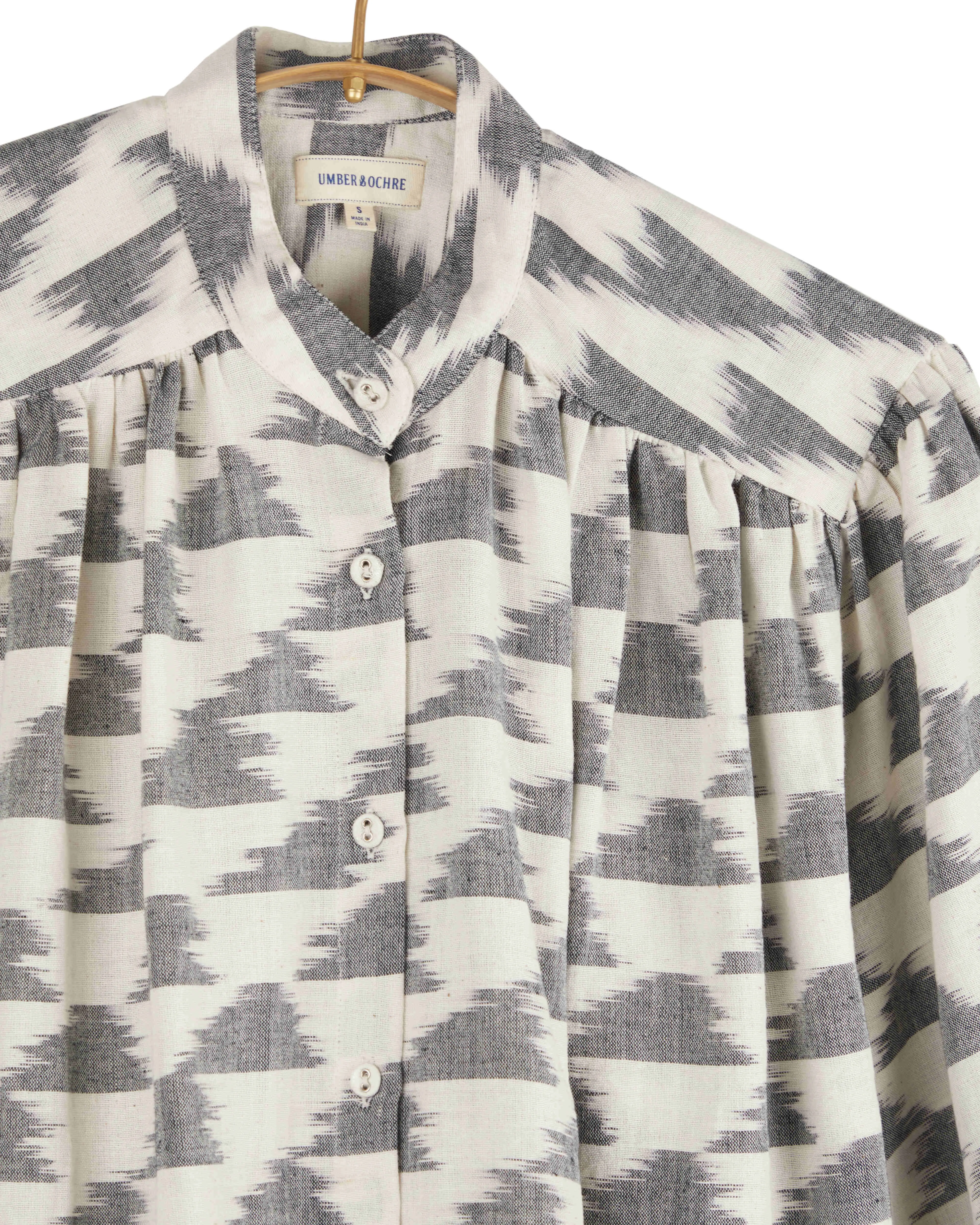 SABRINA TOP COTTON KORA WITH CLOUD IKAT IN CHARCOAL sold by The Umber & Ochre product image thumbnail 5