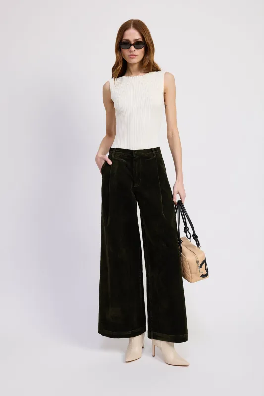 Julien Pants sold by En Saison