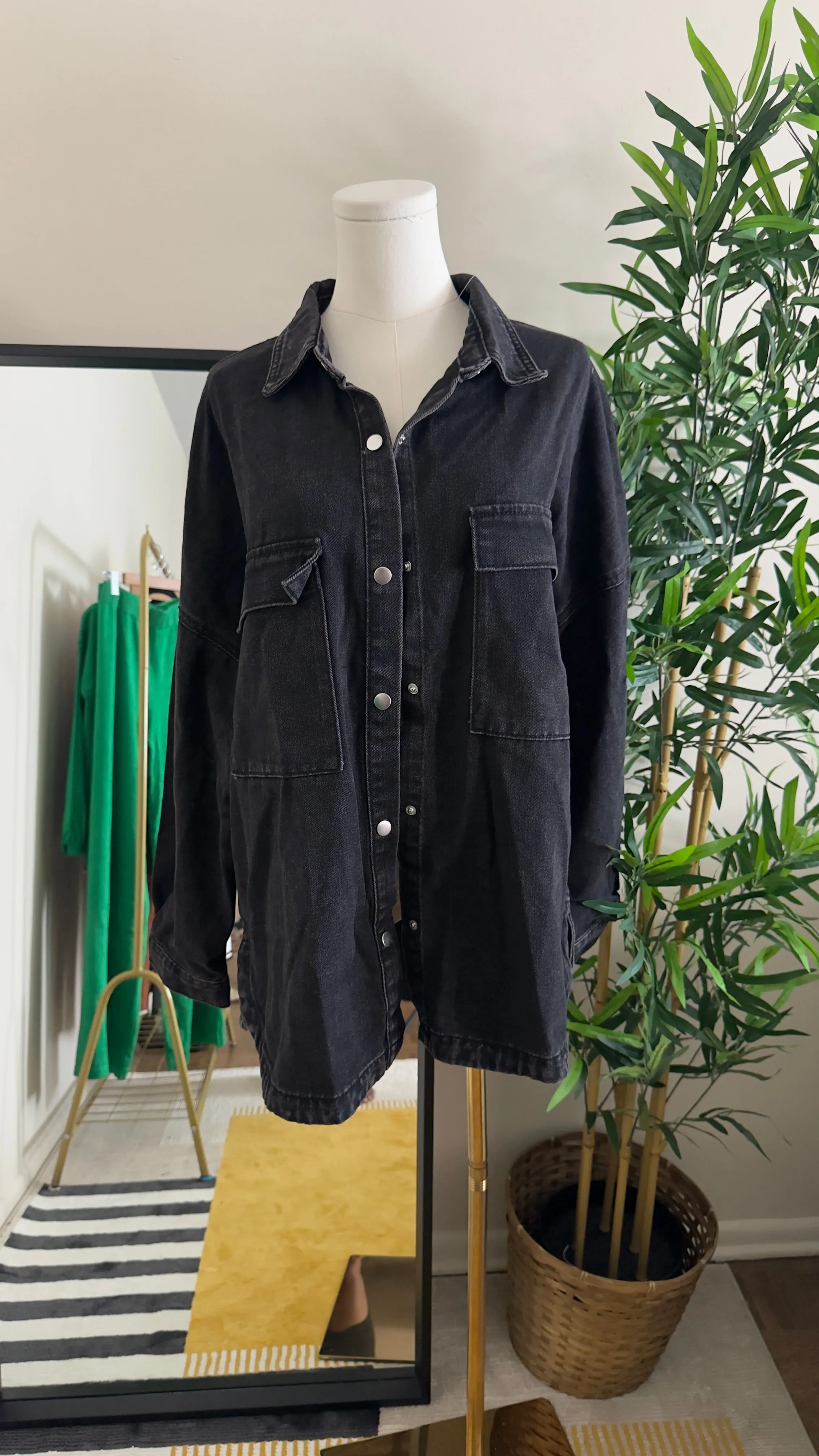 BLACK OVERSIZE WASHED DENIM JACKET sold by Royal Raine product image thumbnail 5