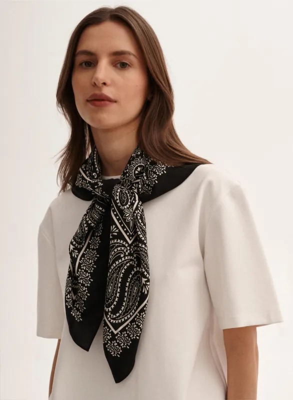 Bandana Czarna sold by Le Brand