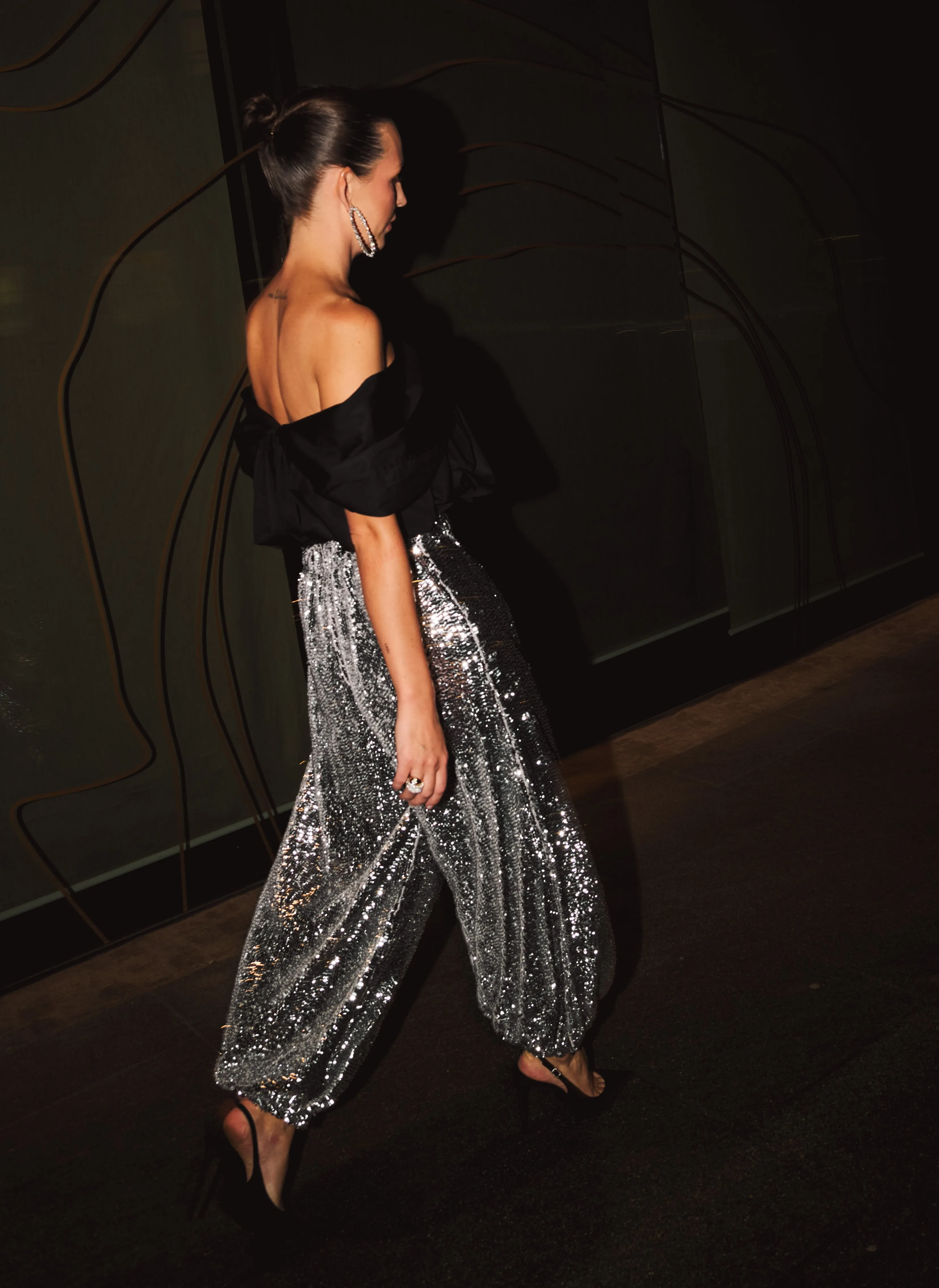 Spodnie z cekinów w srebrnym kolorze - Bello sold by Le Brand product image thumbnail 2