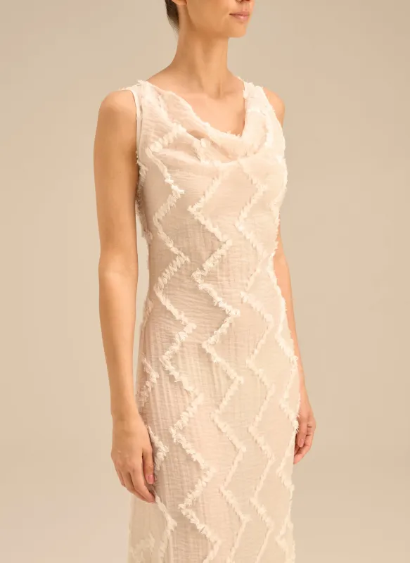 Sukienka maxi z prześwitującego materiału ze strzępieniami ecru - Amelia made by Le Brand