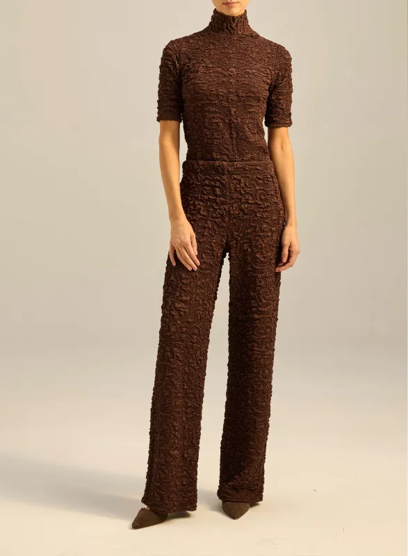 Bluzka z golfem z tkaniny strukturalnej brązowa - Astorga made by Le Brand