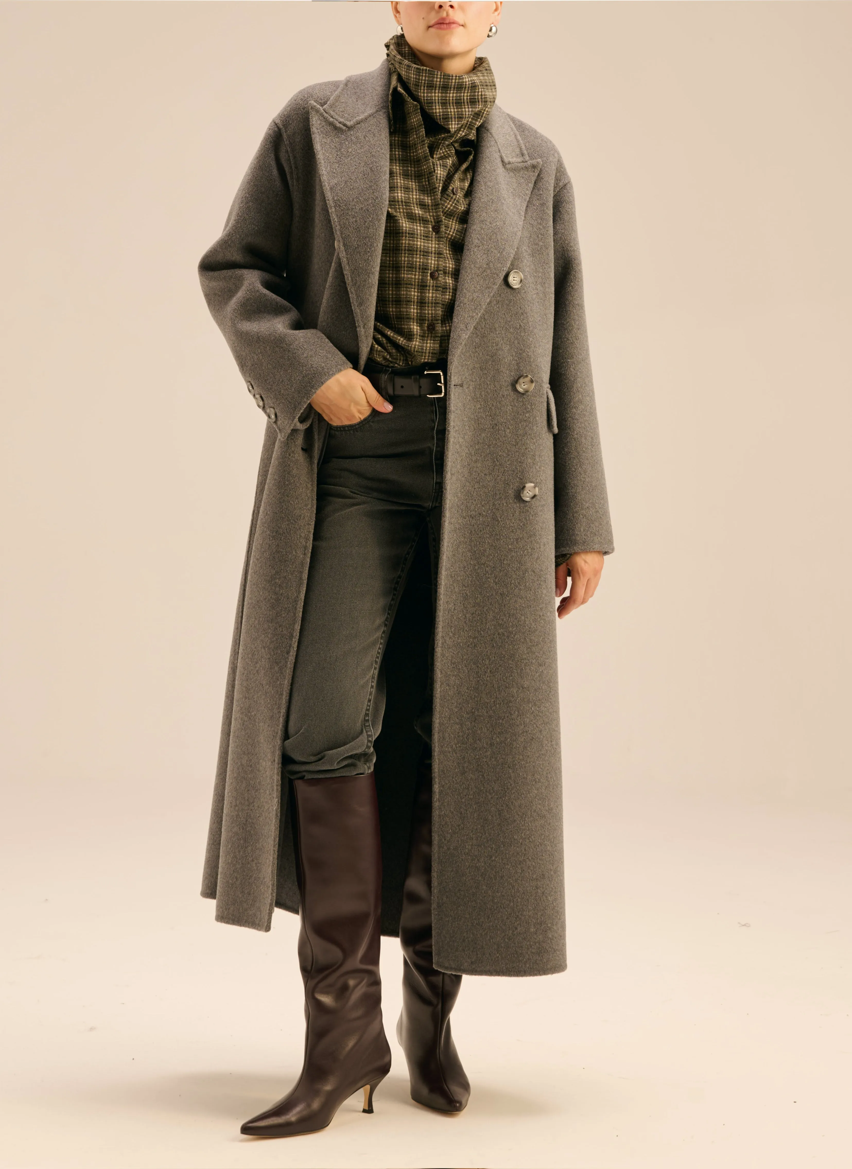 Płaszcz maxi z wełny dziewiczej z dwurzędowym zapięciem szary - Joel sold by Le Brand product image thumbnail 4
