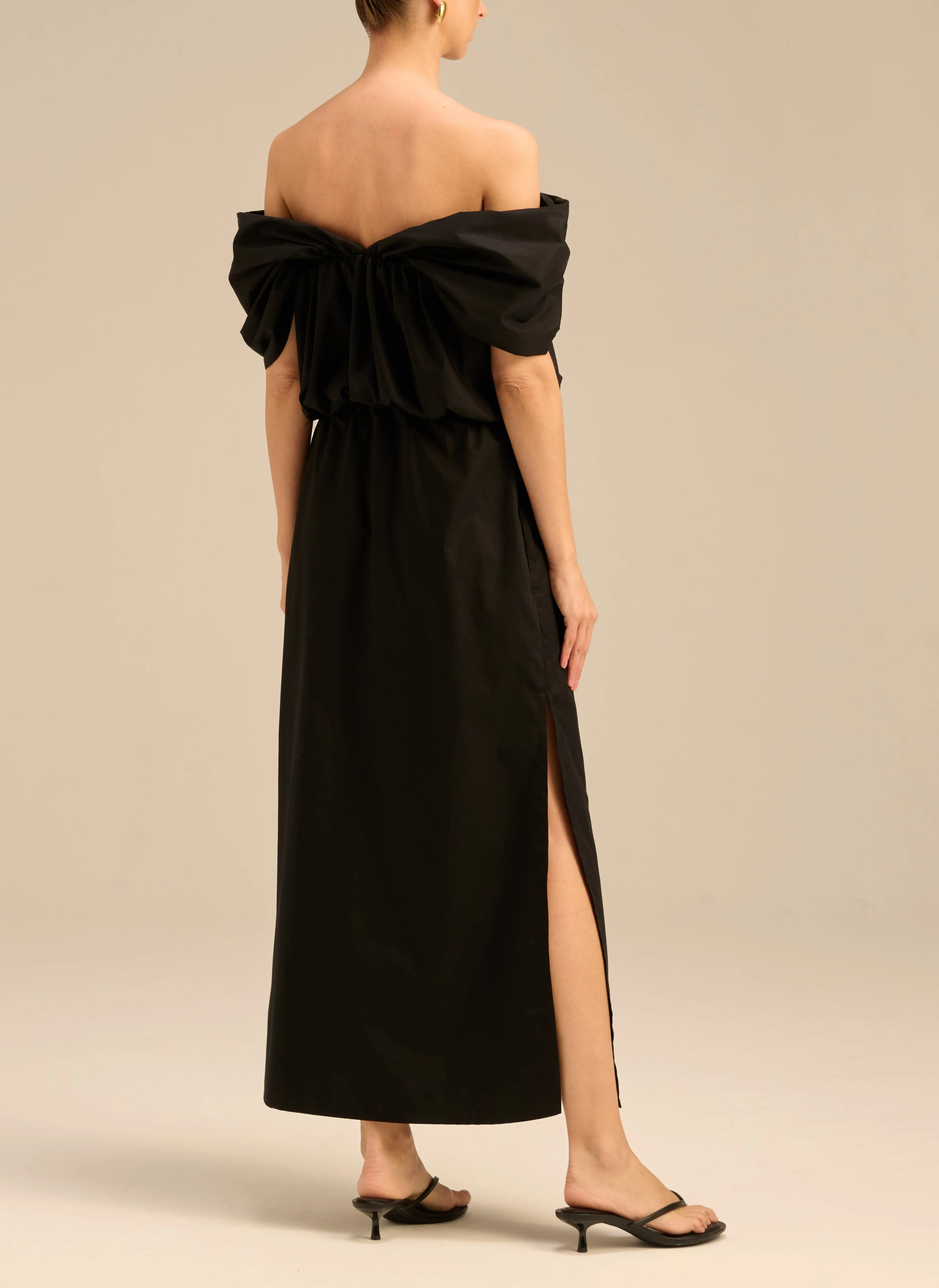 Sukienka maxi z odsłoniętymi ramionami i odcięciem w talii - Charlotte sold by Le Brand product image thumbnail 3