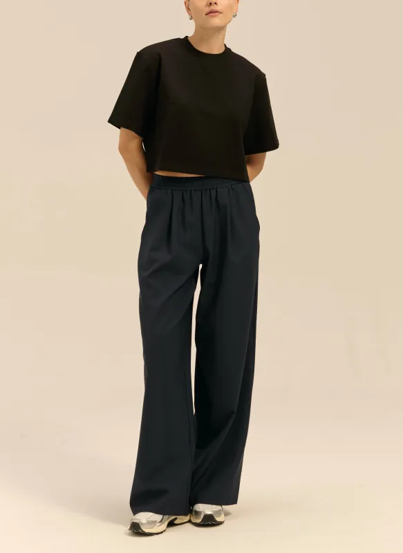 T-shirt o krótszym kroju w kolorze czarnym - Davis sold by Le Brand