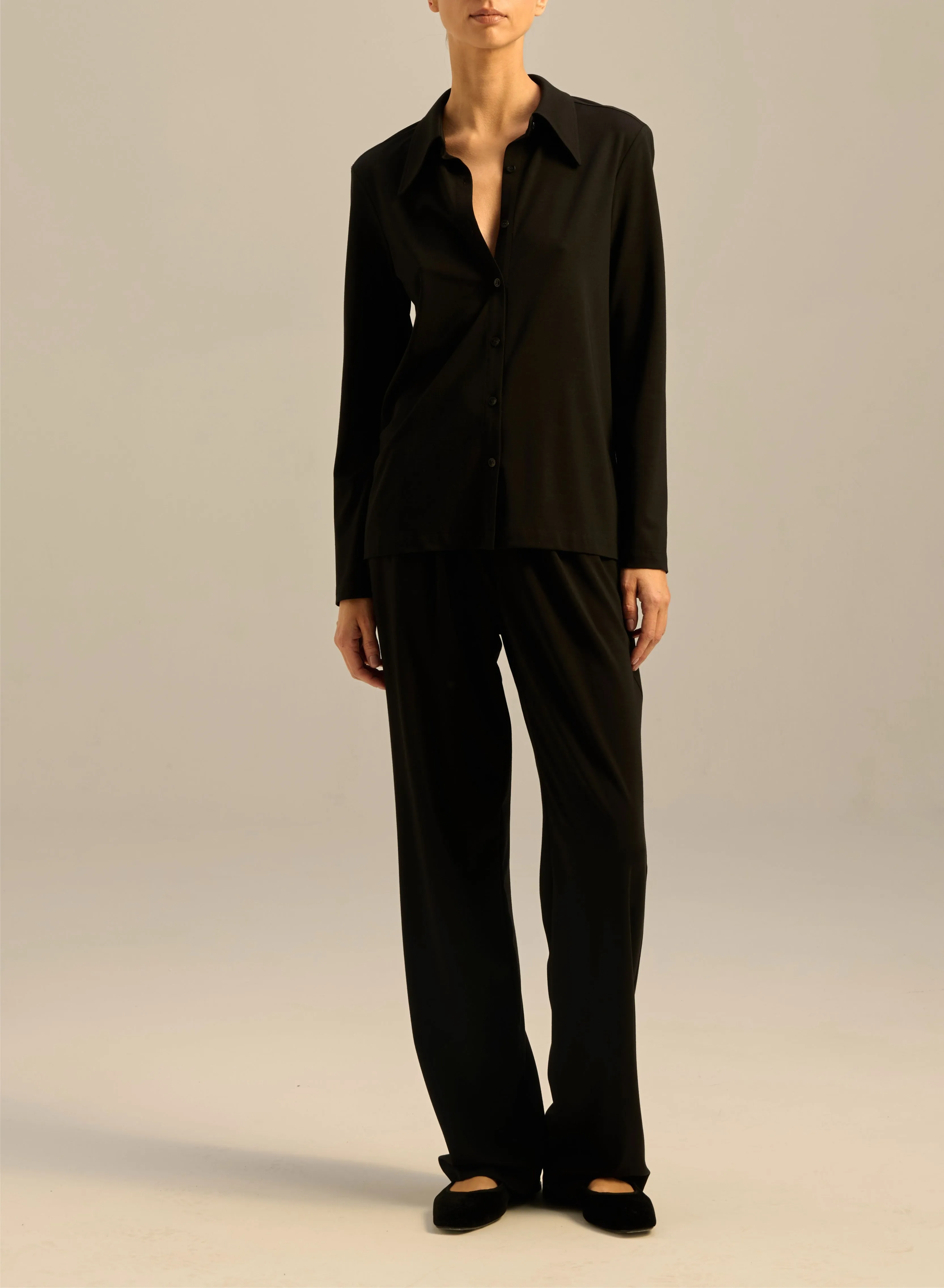 Koszula o dopasowanym kroju w kolorze czarnym - Gwyneth sold by Le Brand product image thumbnail 2