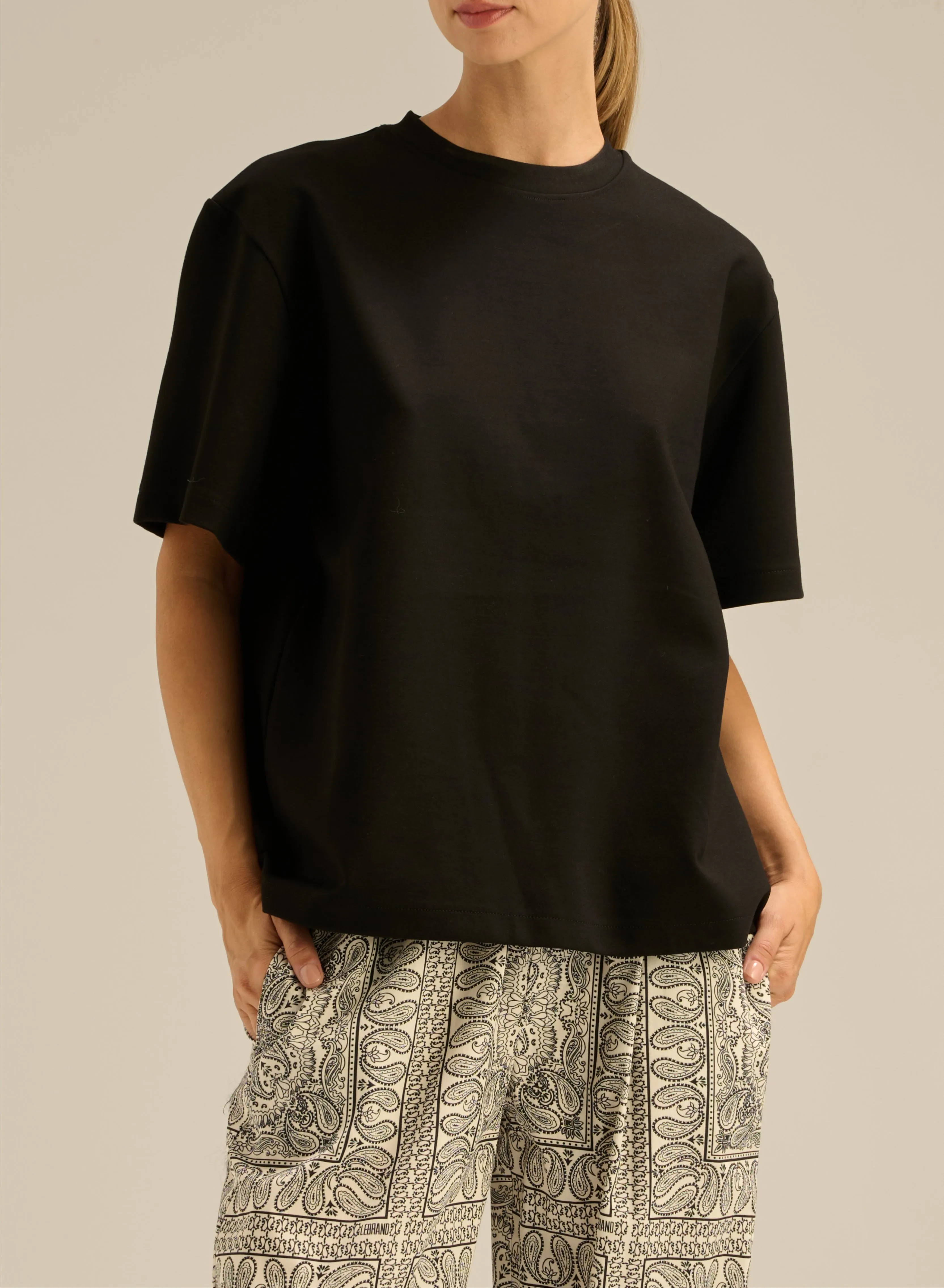T-shirt o luźnym kroju w kolorze czarnym - Tate sold by Le Brand product image thumbnail 3