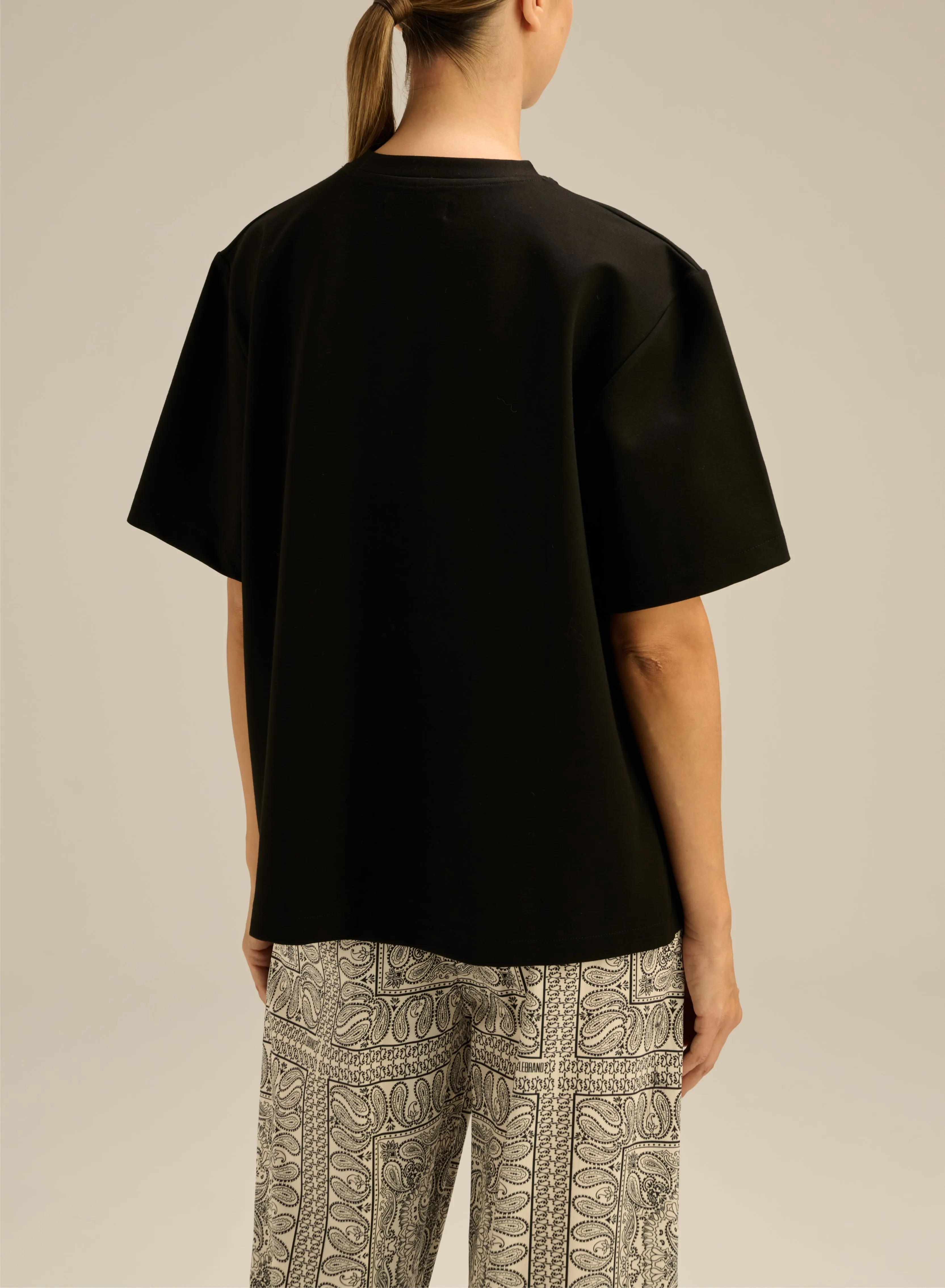 T-shirt o luźnym kroju w kolorze czarnym - Tate sold by Le Brand product image thumbnail 4