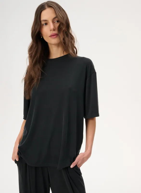 T-shirt z delikatnej dzianiny w kolorze czarnym - Colin sold by Le Brand