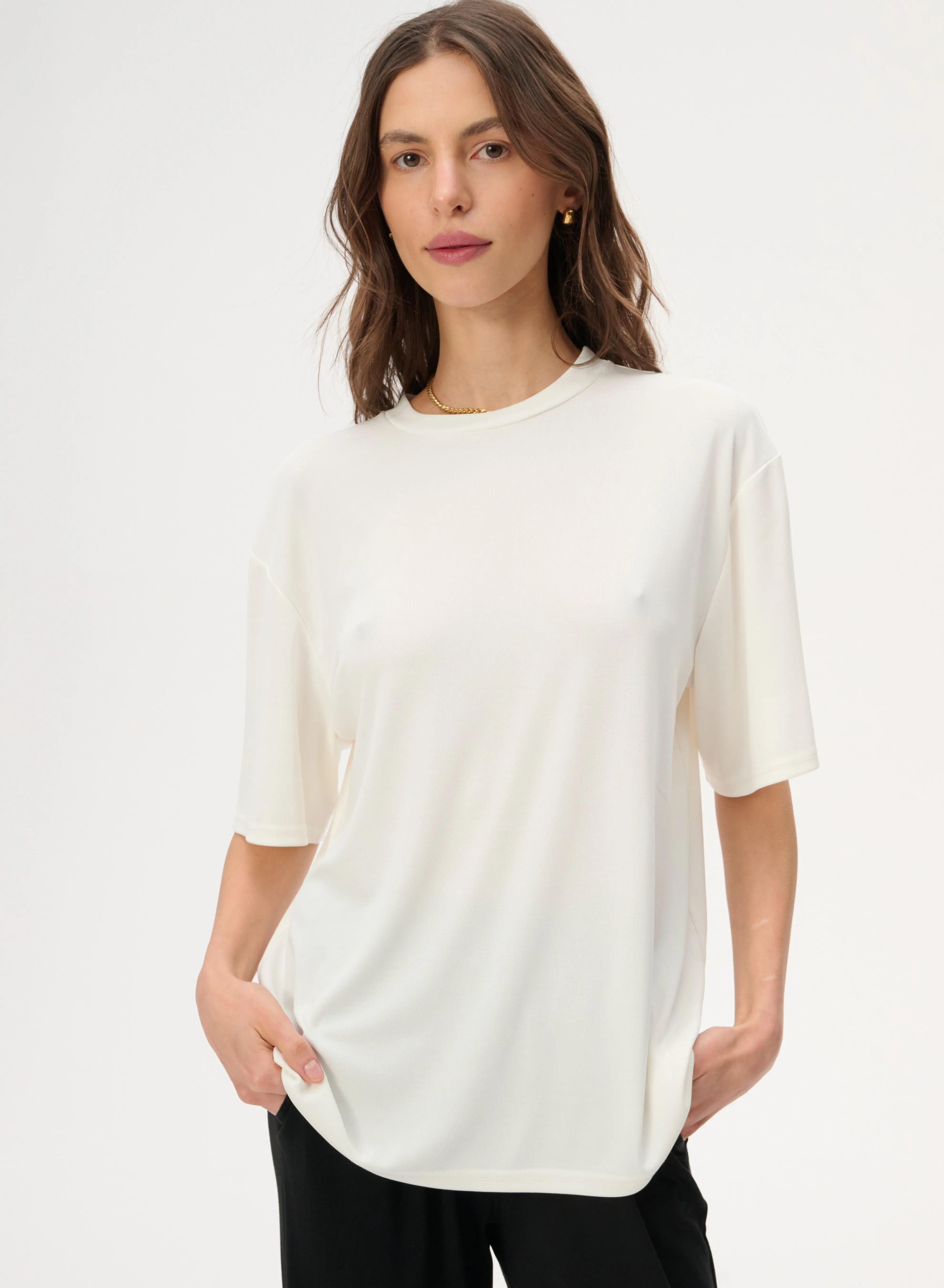T-shirt z delikatnej dzianiny w kolorze ecru - Colin sold by Le Brand