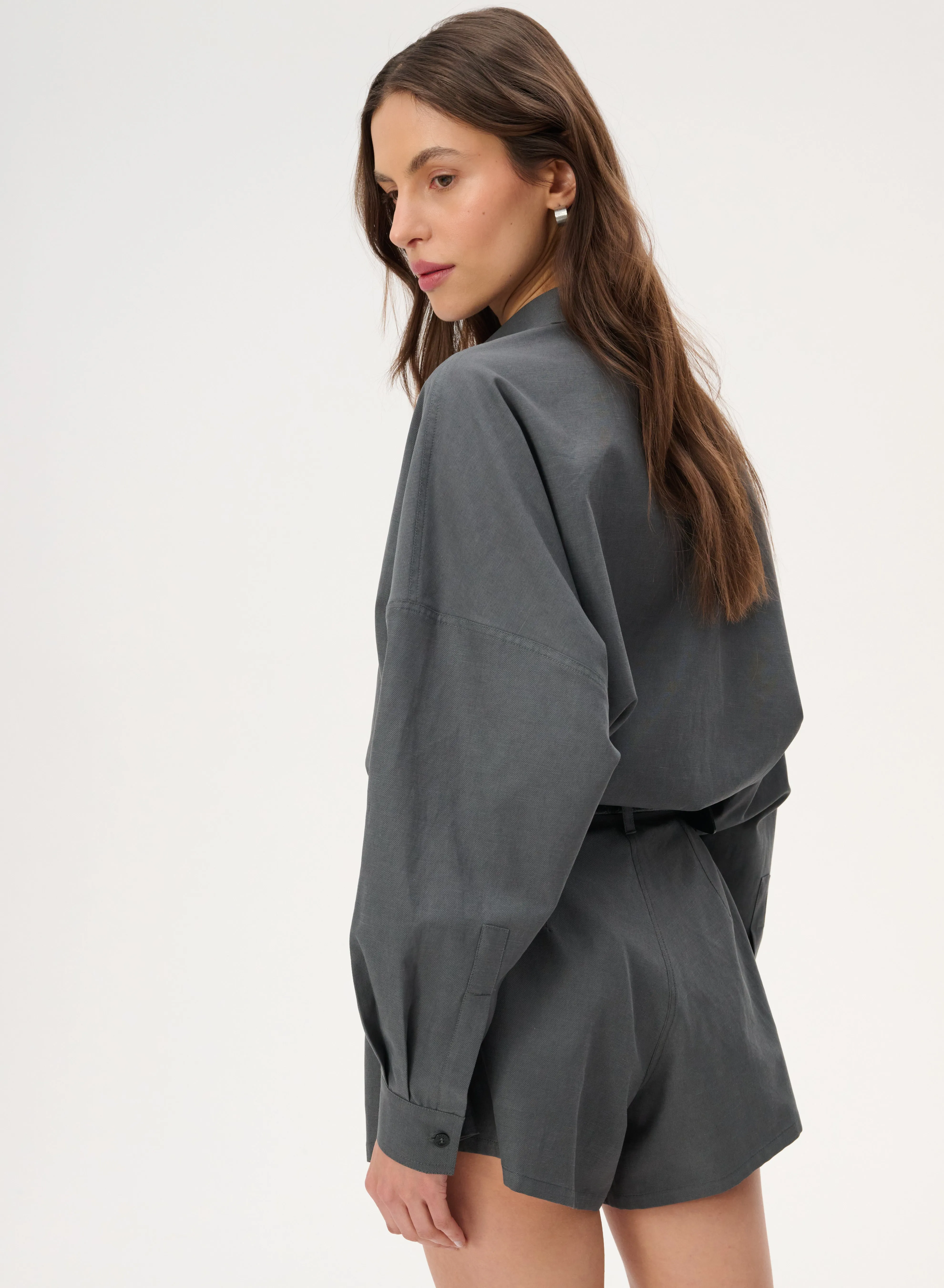 Koszula oversize w kolorze grafitowym- Meryl sold by Le Brand product image thumbnail 4