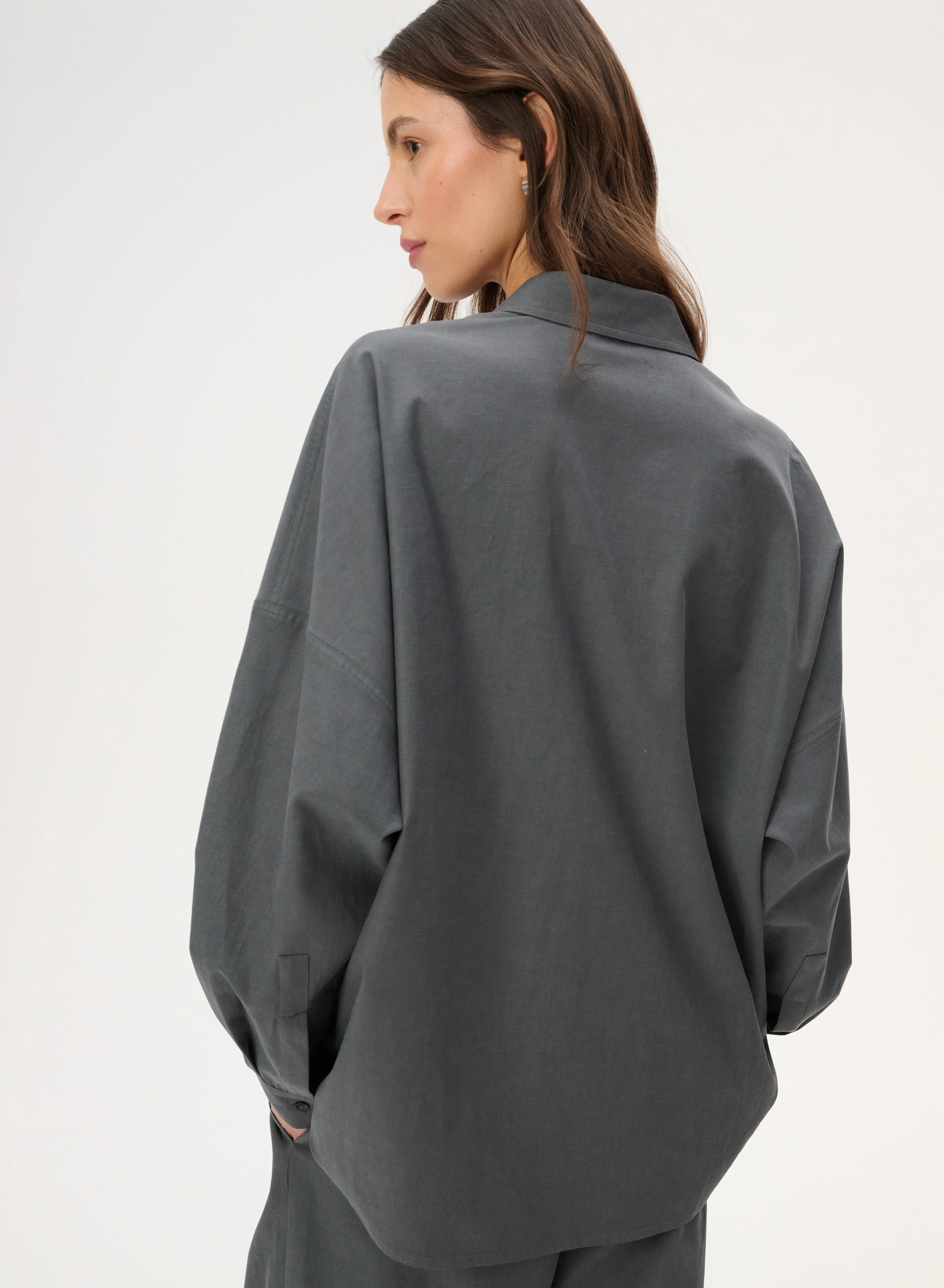 Koszula oversize w kolorze grafitowym- Meryl sold by Le Brand product image thumbnail 5