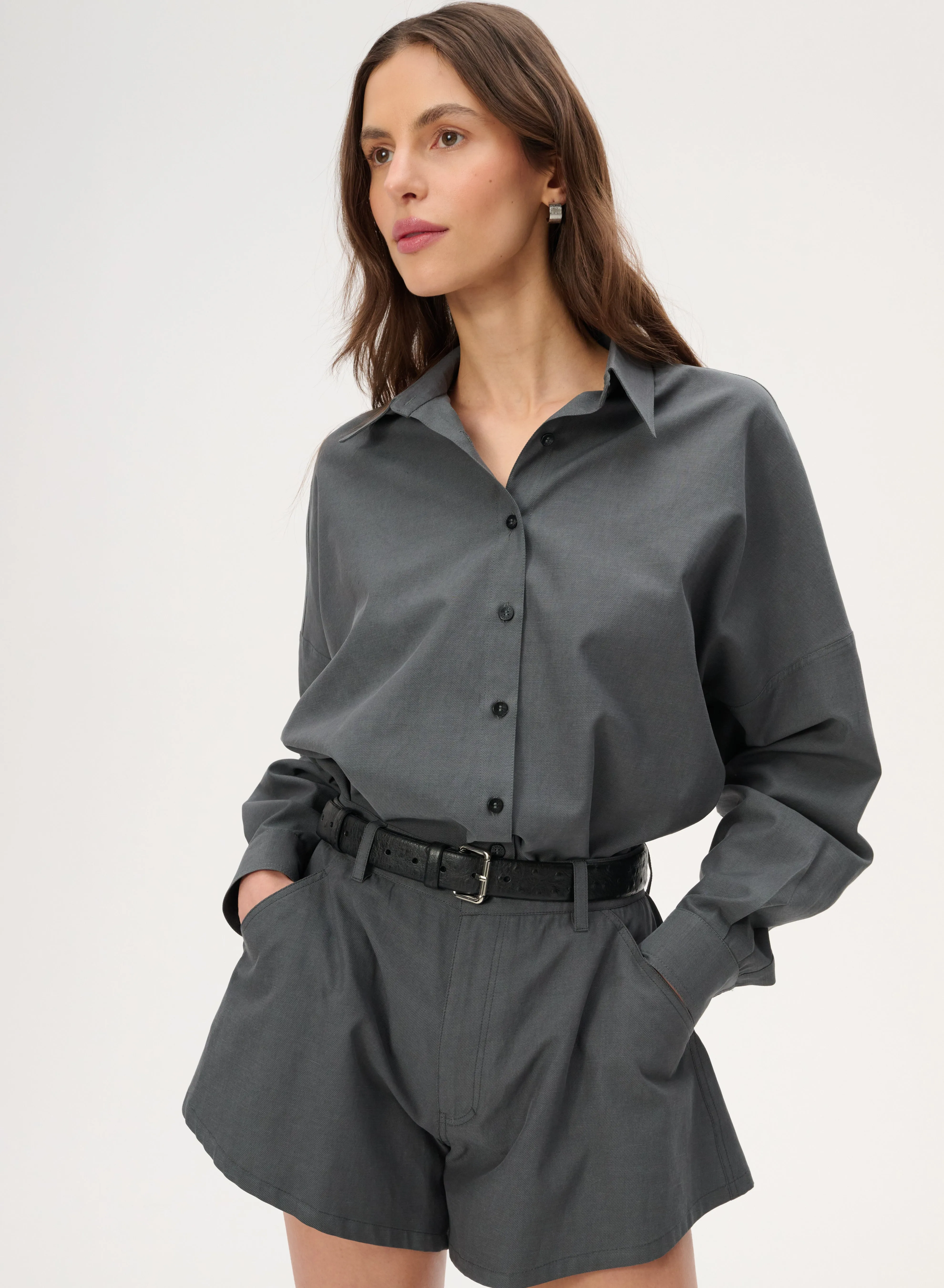 Koszula oversize w kolorze grafitowym- Meryl sold by Le Brand product image thumbnail 2
