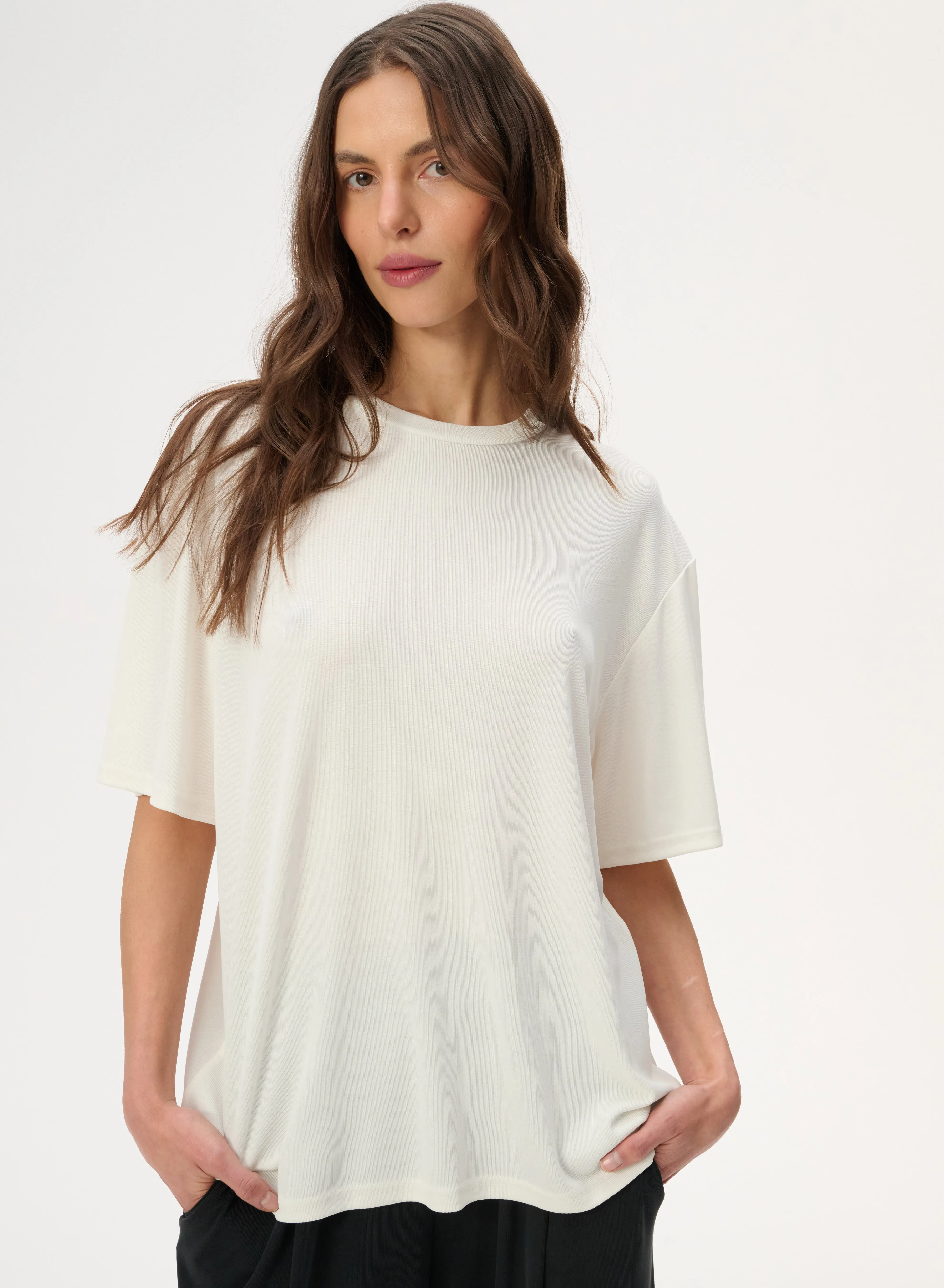 T-shirt z delikatnej dzianiny w kolorze ecru - Ariana sold by Le Brand product image thumbnail 2