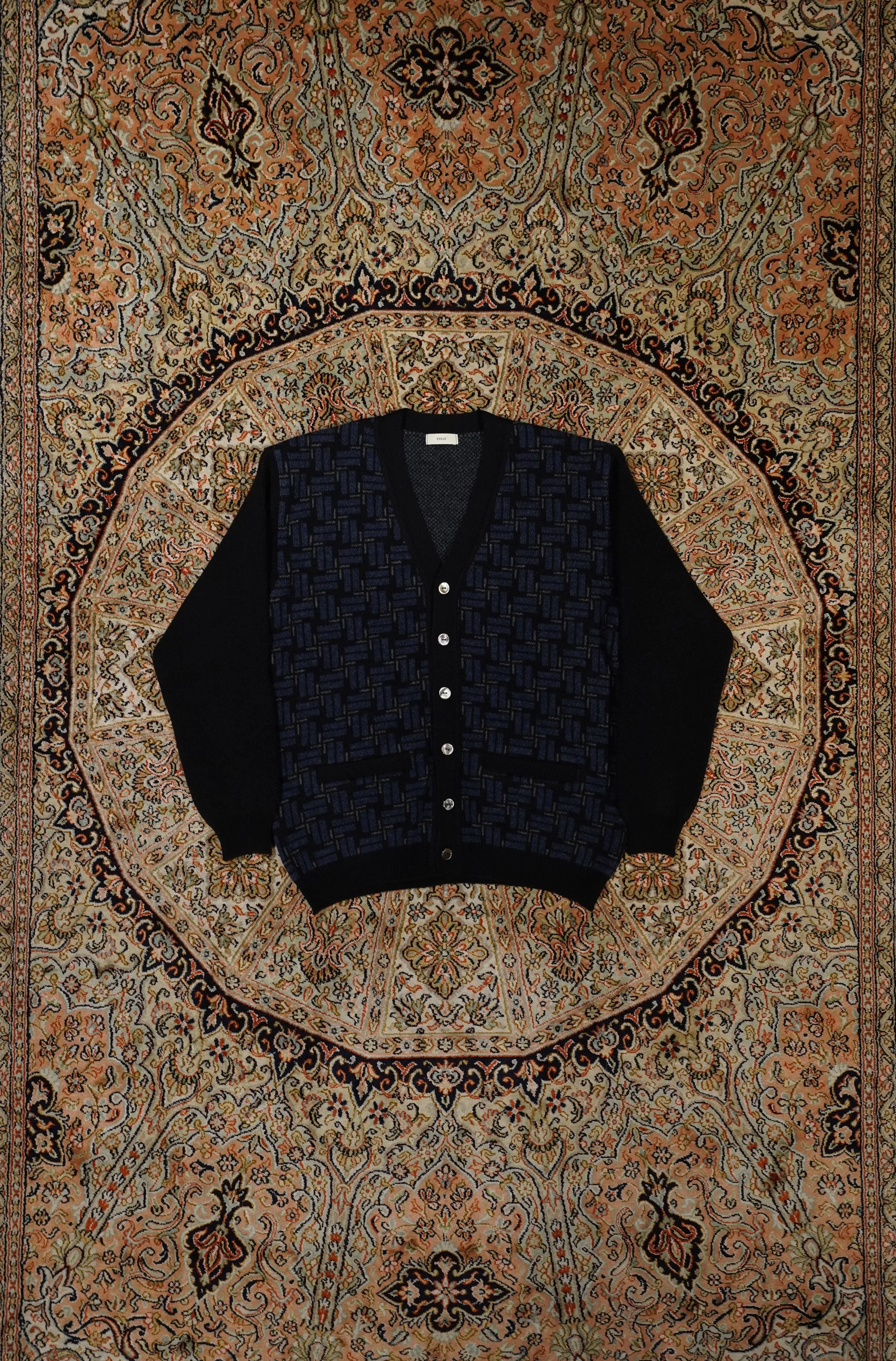 STEAF TILE KNIT CARDIGAN (GLOW BLACK) sold by CEDARWOOD