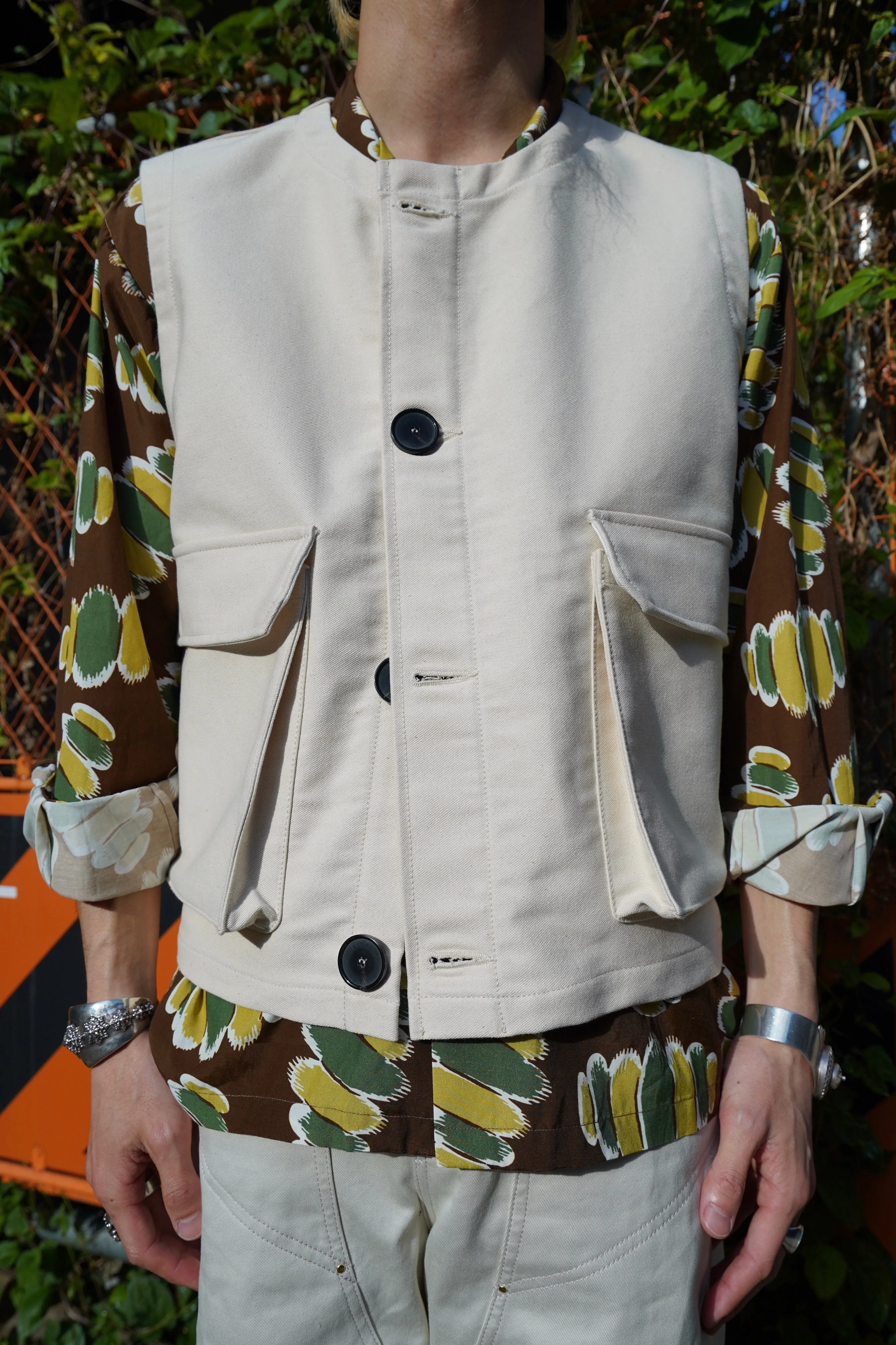 UNIFORME STRAPPED FLAP-POKET VEST sold by CEDARWOOD product image thumbnail 2
