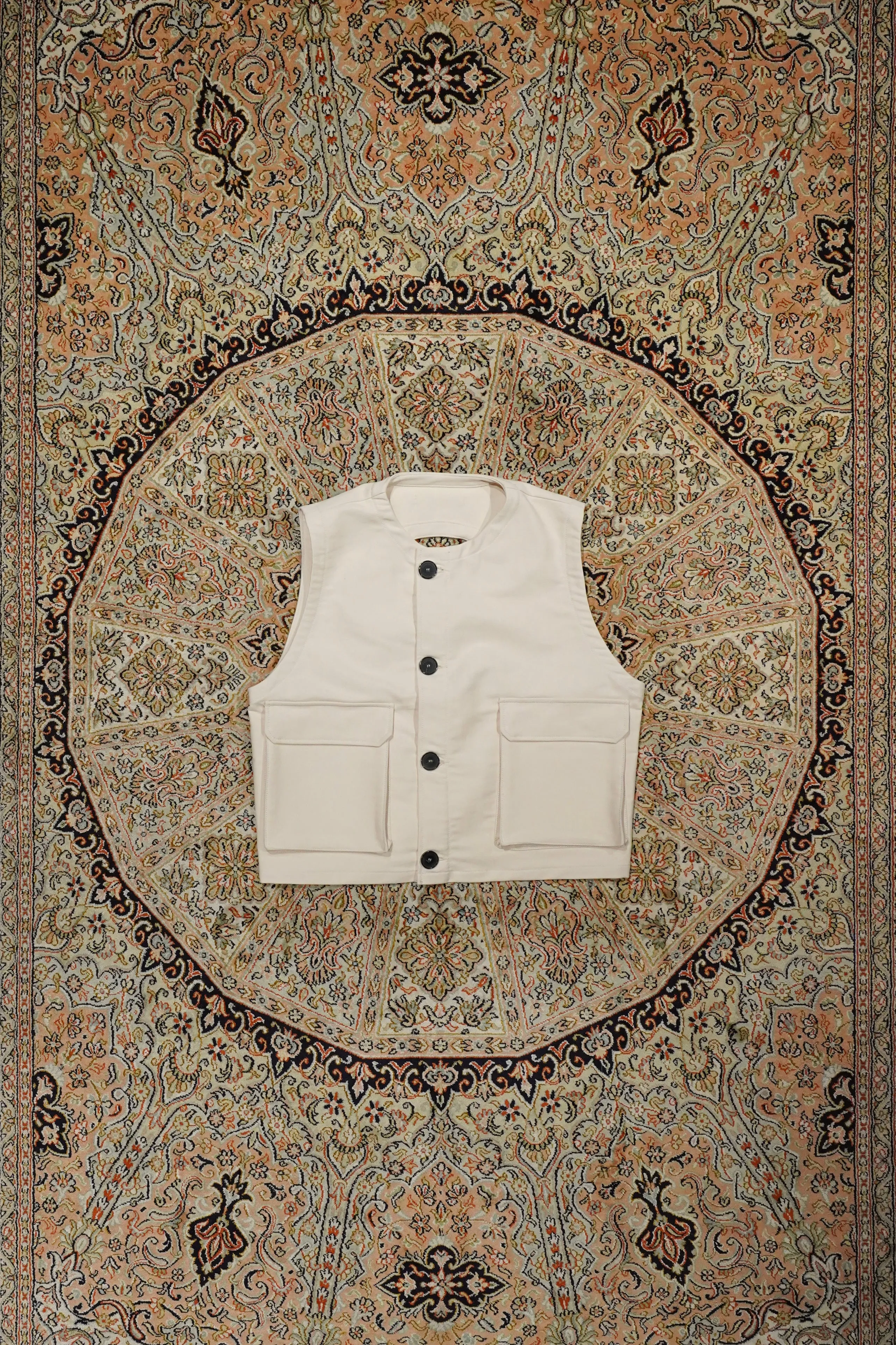 UNIFORME STRAPPED FLAP-POKET VEST sold by CEDARWOOD