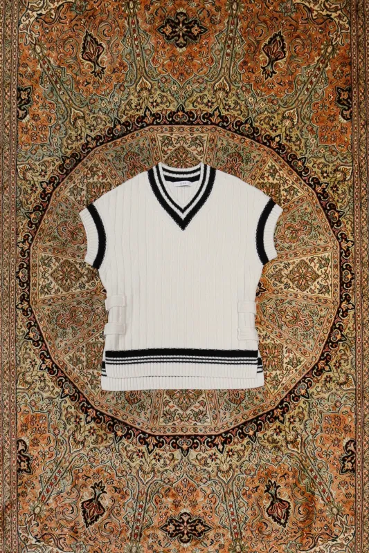 UJOH Tilden Knit Vest (OFF WHITE) made by CEDARWOOD