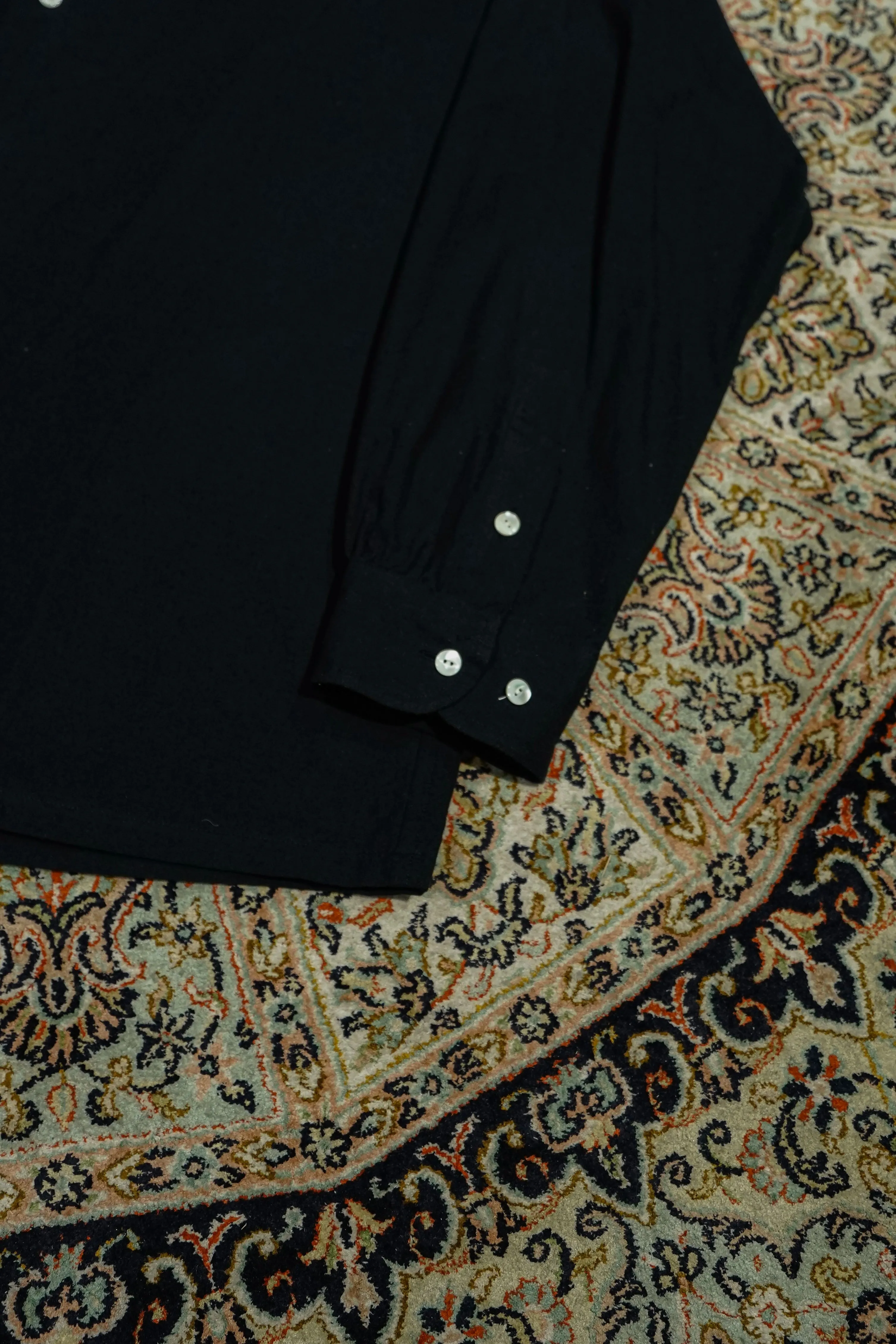 Urig COTTON SILK SIDE HIDE POCKET SHIRT (BLACK) sold by CEDARWOOD product image thumbnail 3