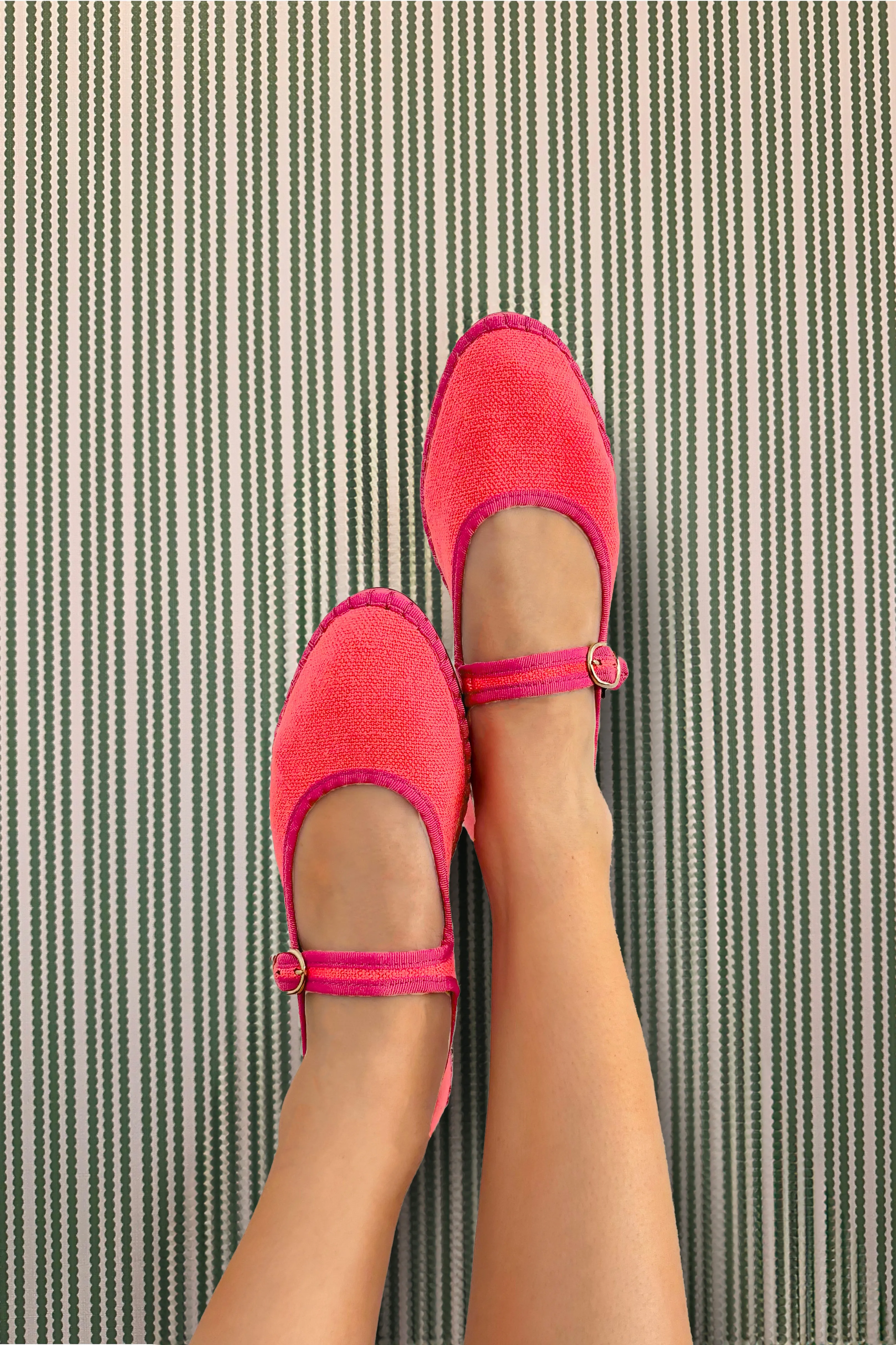 Lago sold by Flabelus product image thumbnail 3