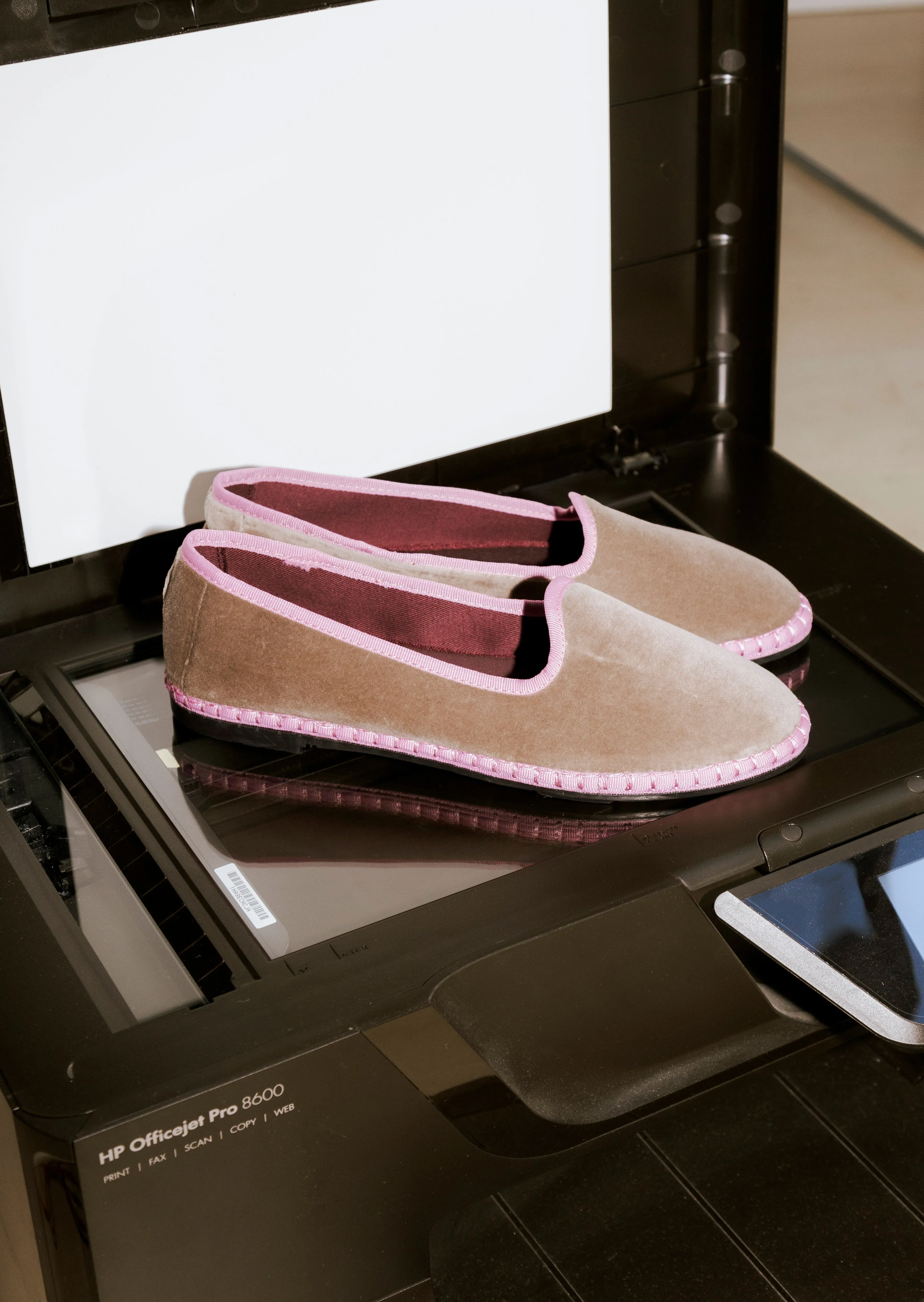 Cathleen sold by Flabelus product image thumbnail 4