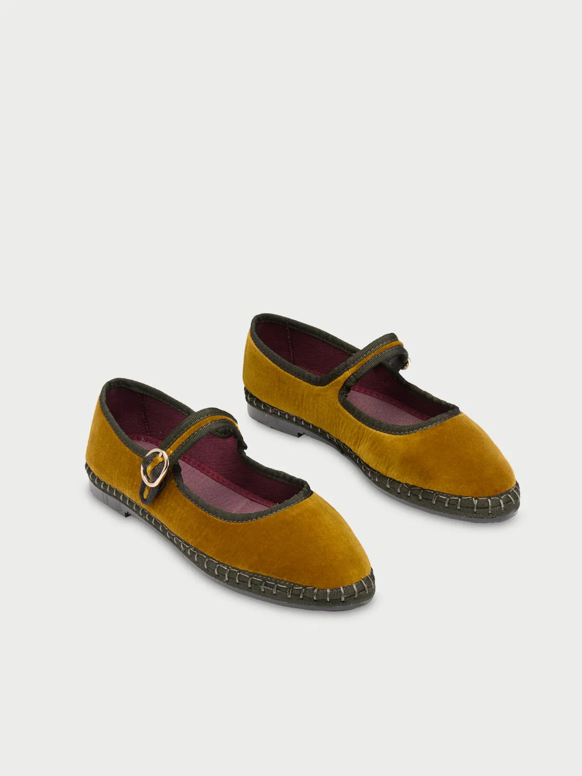 Betsy sold by Flabelus product image thumbnail 3