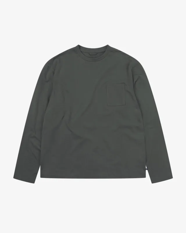 7010 Essential long sleeve t-shirt - norway spruce made by uskees