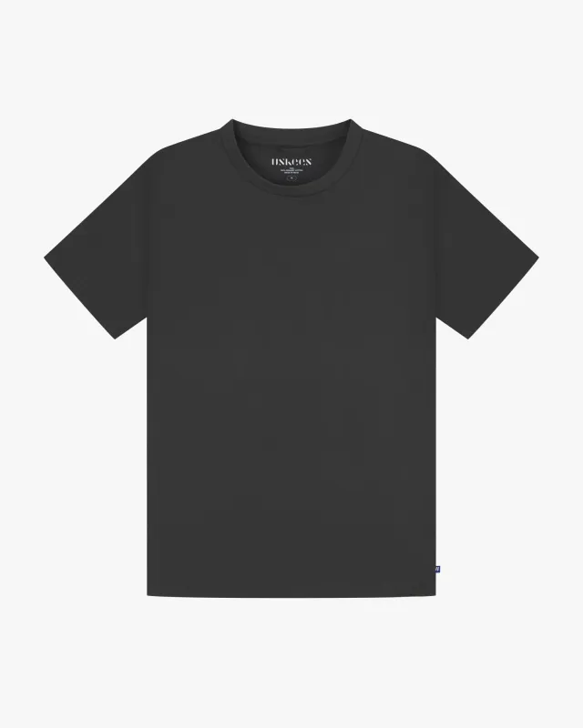 7006 Essential t-shirt - faded black made by uskees