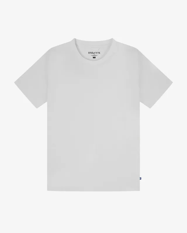 7006 Essential t-shirt - white made by uskees