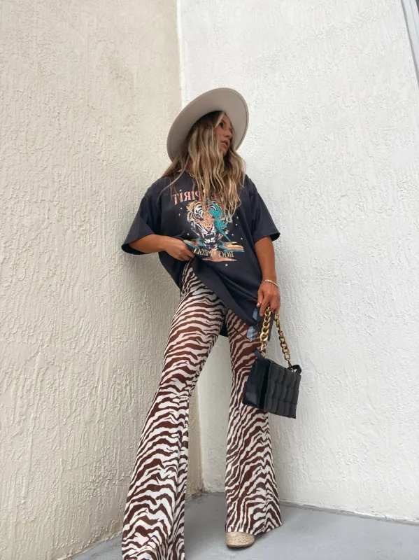 FREE SPIRIT OVERSIZED TEE BLACK sold by Chic by Ally B