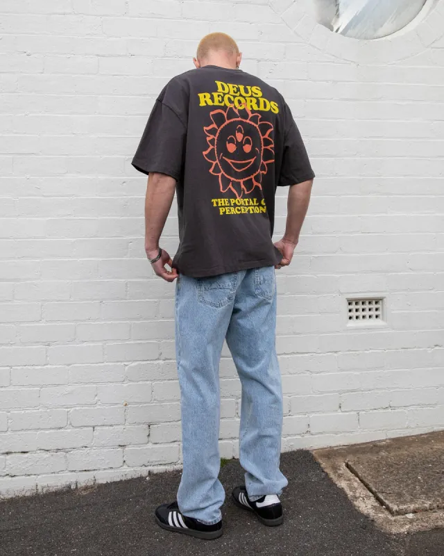 Peep Portal Tee Anthracite sold by edge clothing