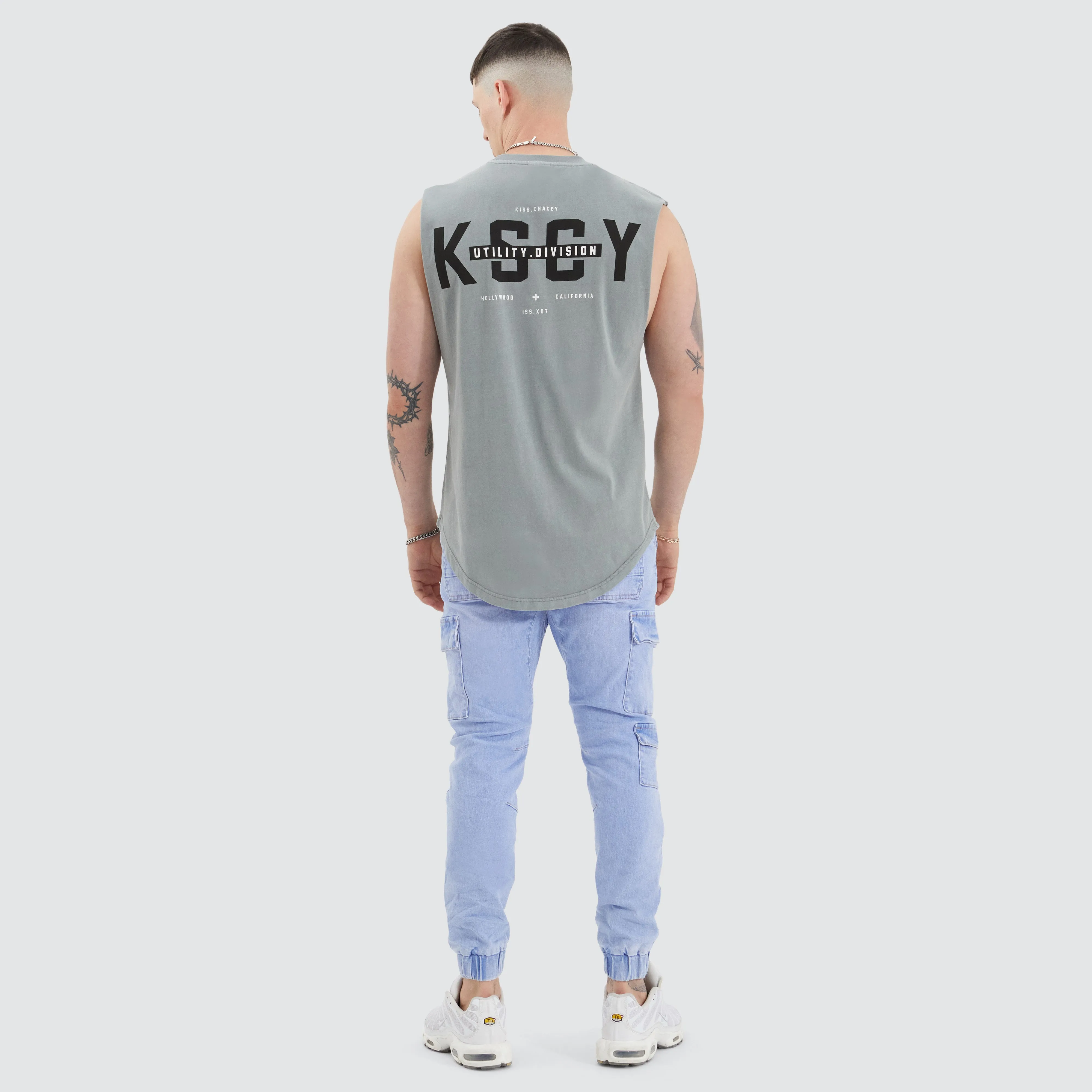 Divided Dual Curved Muscle Pigment Neutral Grey sold by edge clothing product image thumbnail 2