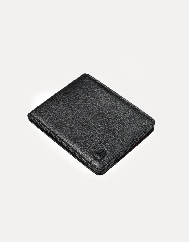 Cape Leather Black made by Nixon