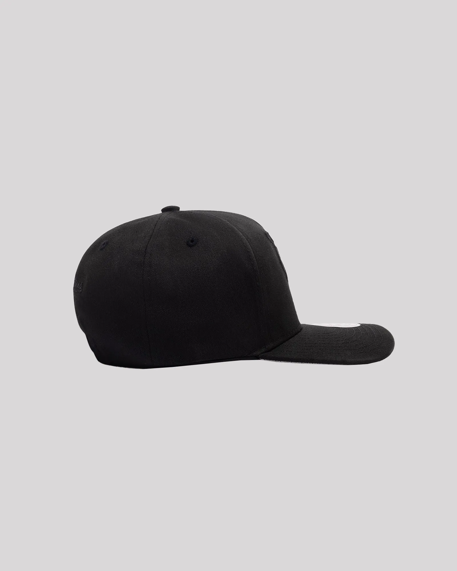 Bulls Evergreen Pro Pinch Black Black sold by edge clothing product image thumbnail 2