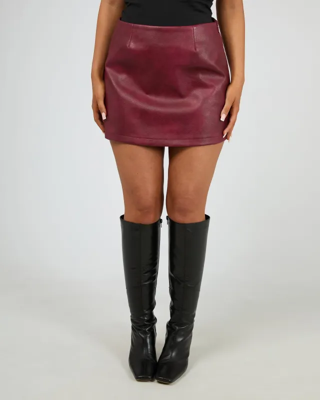 Ilora Skort Burgandy sold by edge clothing