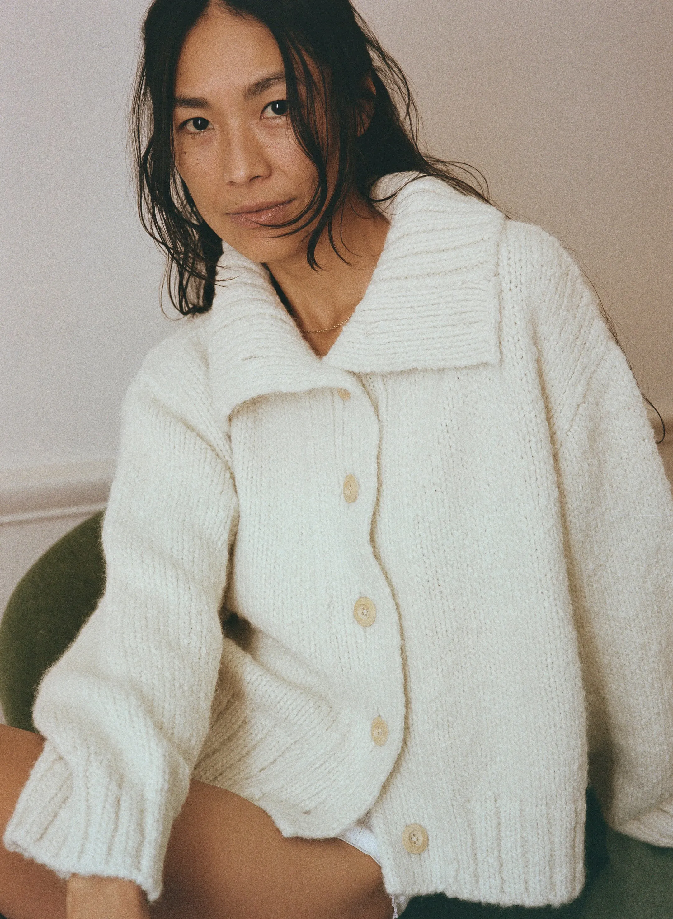 Cabin Cardi, Huacaya Alpaca, Natural sold by Ozma product image thumbnail 3