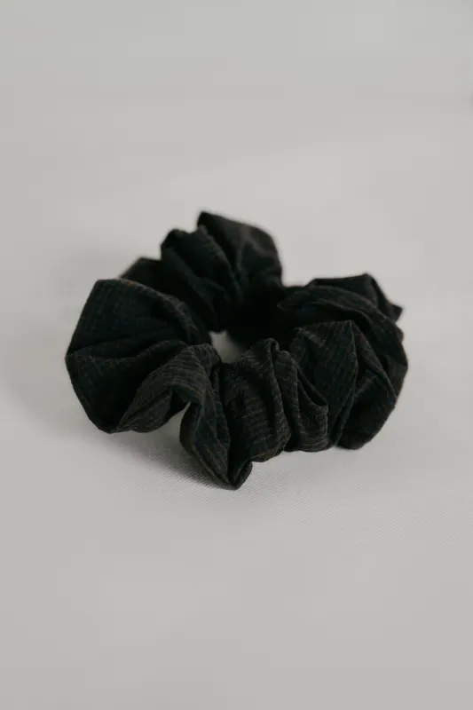 Regular Scrunchie, Organic Japanese Cotton, Navy Check made by Ozma