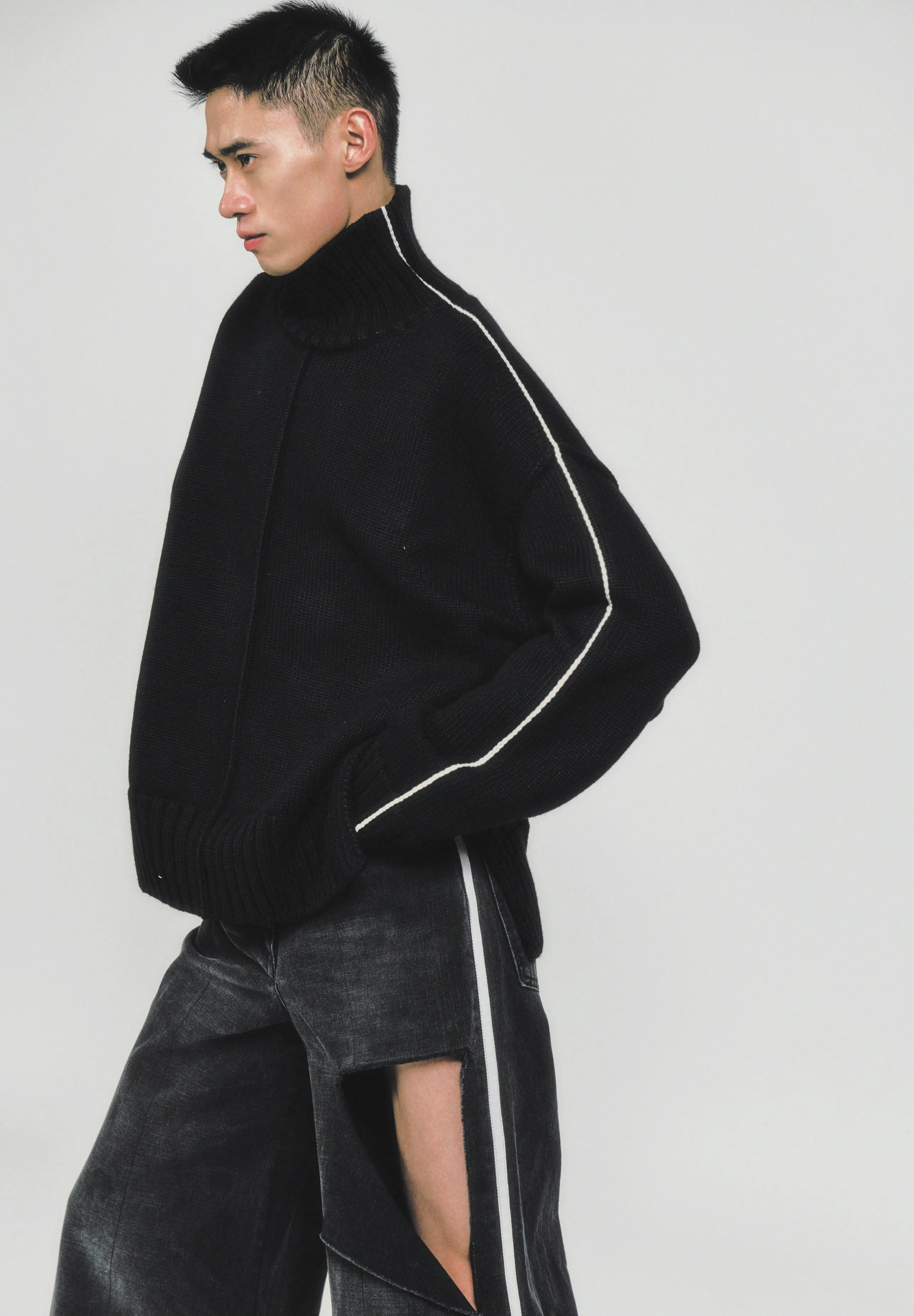 PETER SWEATER - BLACK sold by Peter Do product image thumbnail 3