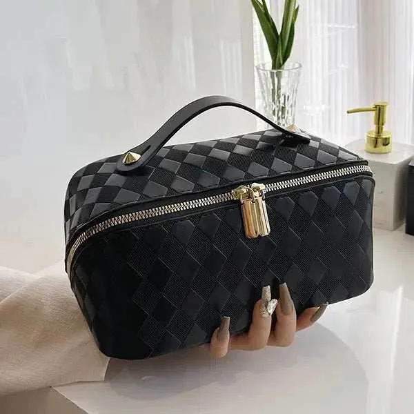 PU Leather Diamond Lattice Makeup Bag sold by CRAVE by Frederick Wilhelm product image thumbnail 4