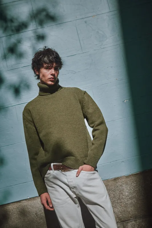 JACQUES Men Turtleneck Sweater in Merino Wool - Olive Green sold by L’ENVERS