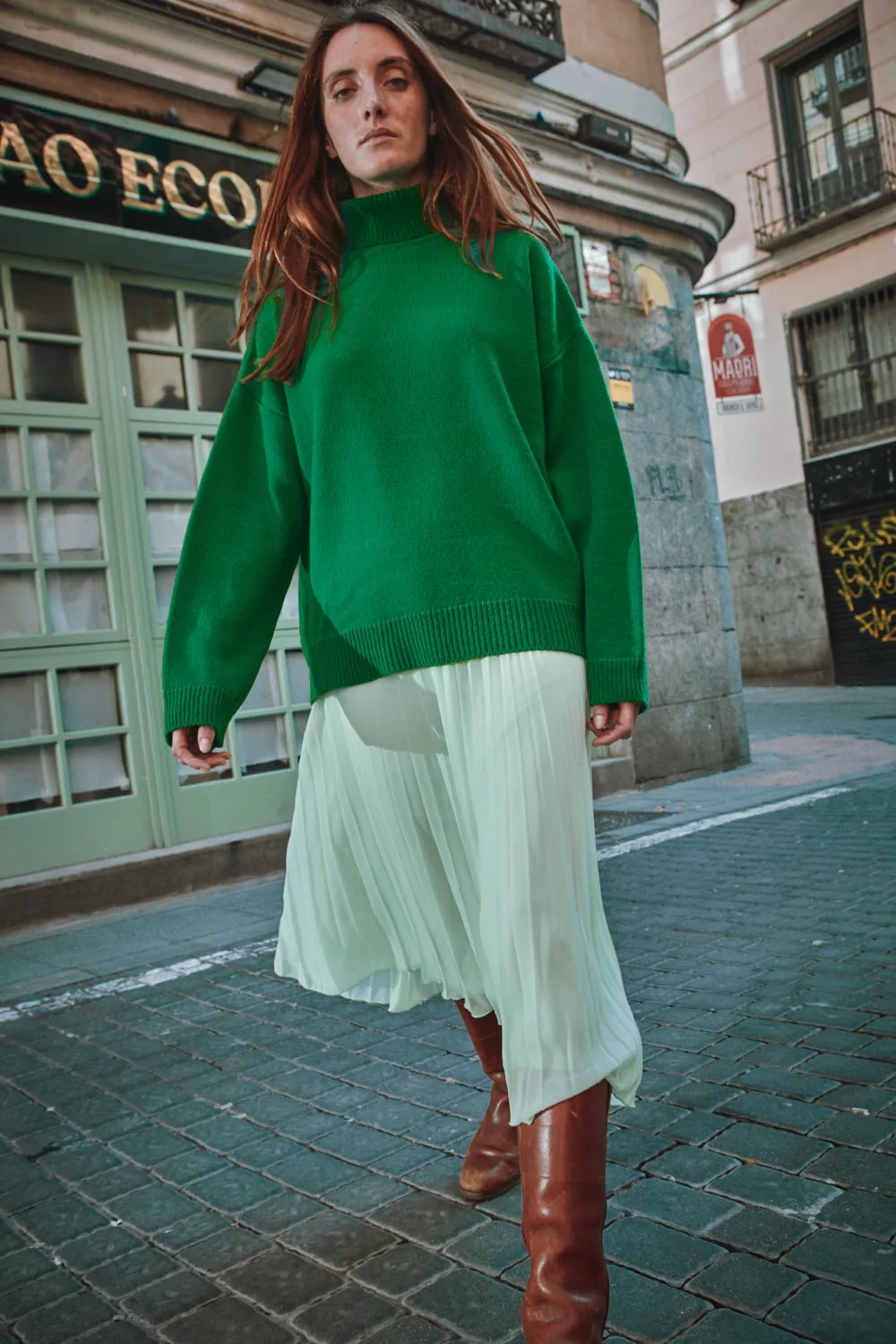 MICHELLE Lightweight Turtleneck Sweater in Merino Wool - Parrot Green sold by L’ENVERS product image thumbnail 4