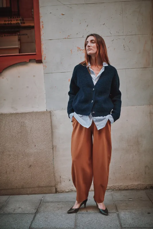 ANNA V-Neck Cardigan in Merino Wool - Navy sold by L’ENVERS