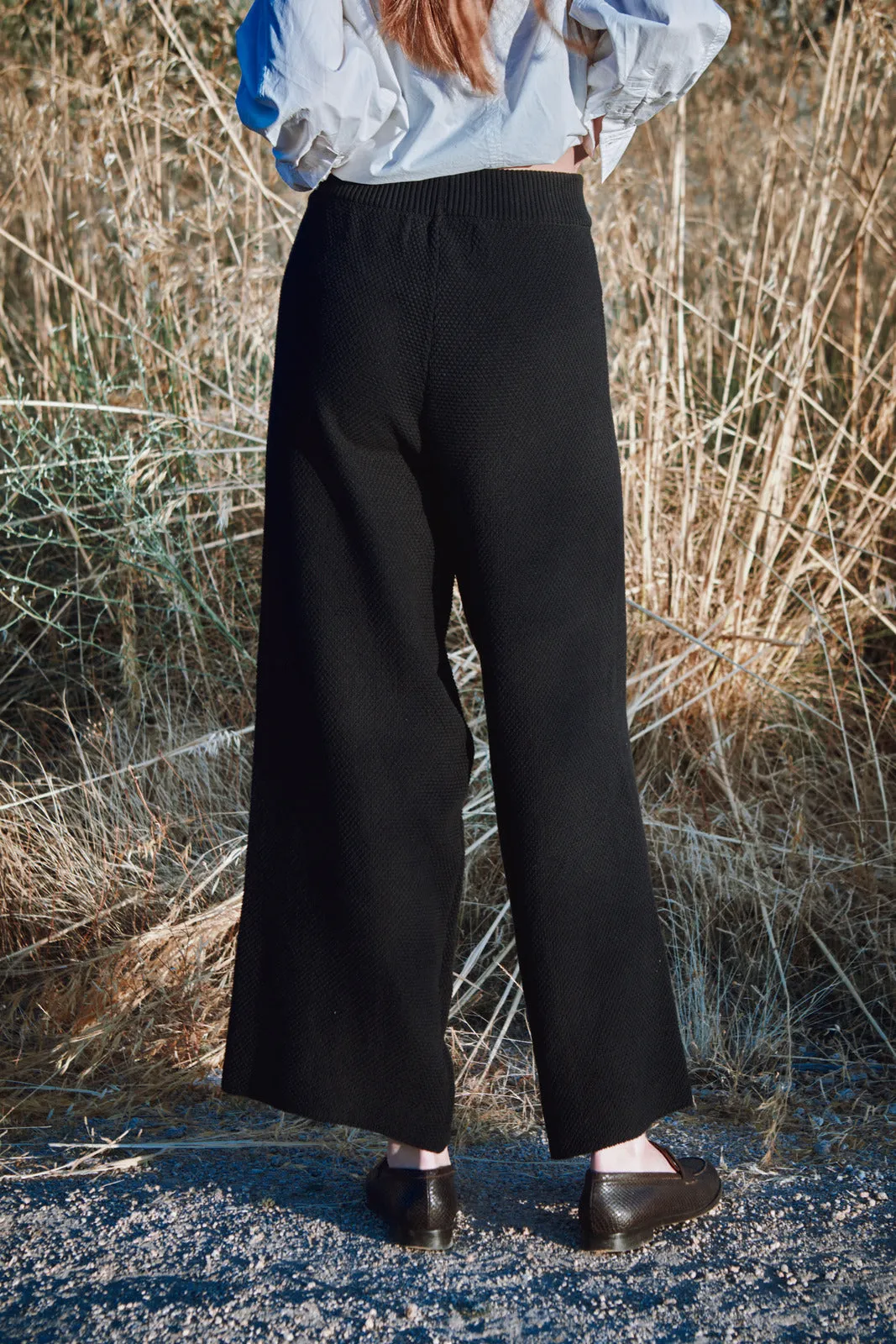 LOUISA Cropped Pants in Organic Cotton - Black sold by L’ENVERS product image thumbnail 3