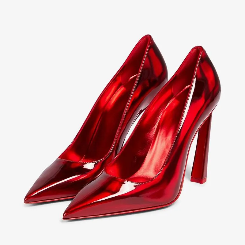 Glossy Pointed Pumps sold by ArnoConti