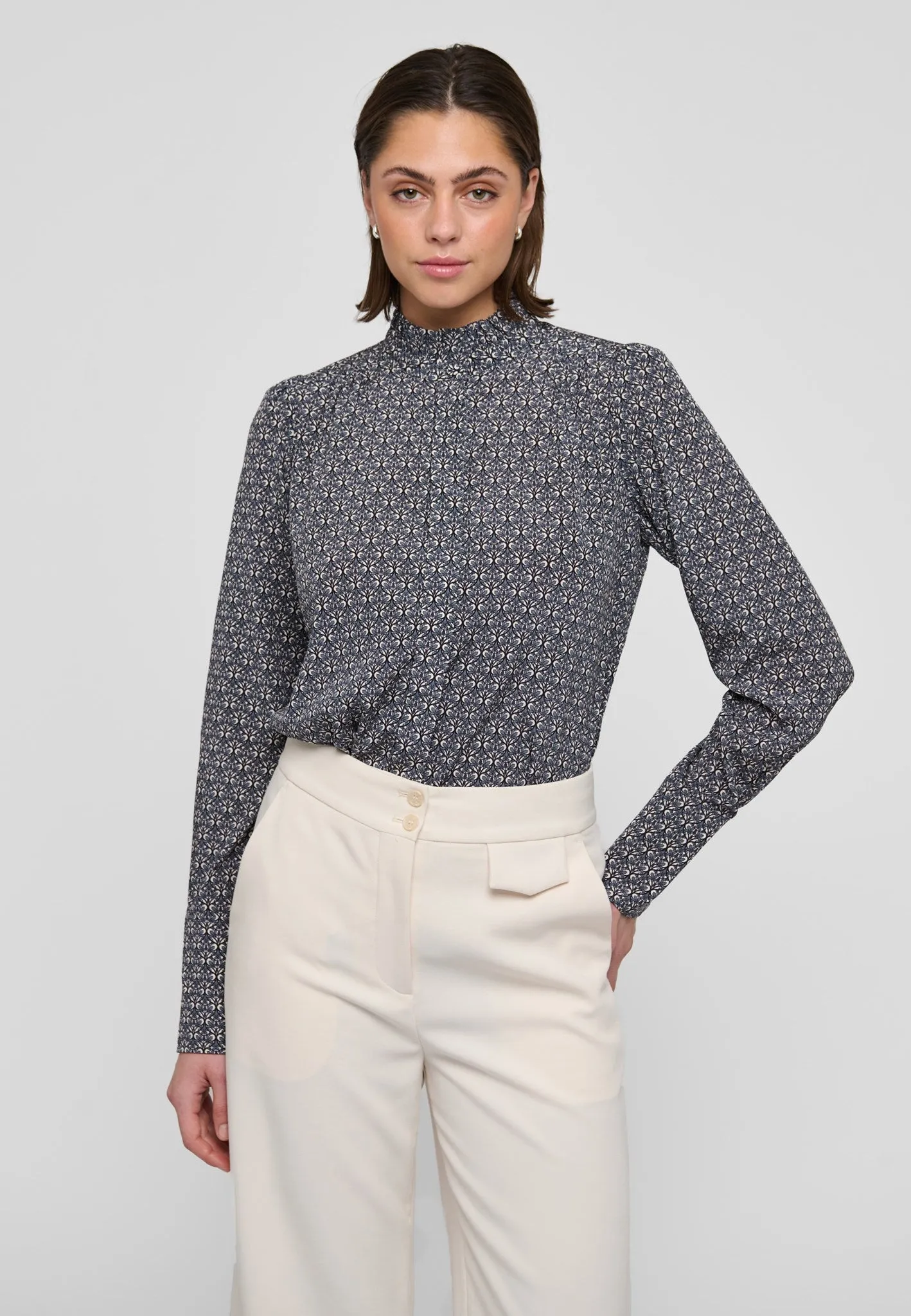 RobertaDEA-Willow sold by Dea Kudibal product image thumbnail 4