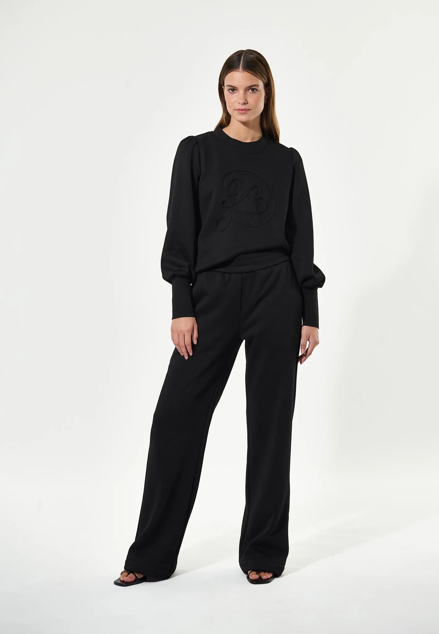 VanescaDEA-Black sold by Dea Kudibal