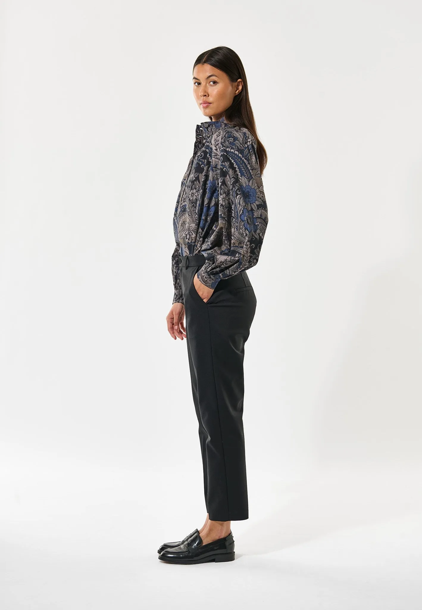 NicolaDEA-Sayo Millennium sold by Dea Kudibal product image thumbnail 3