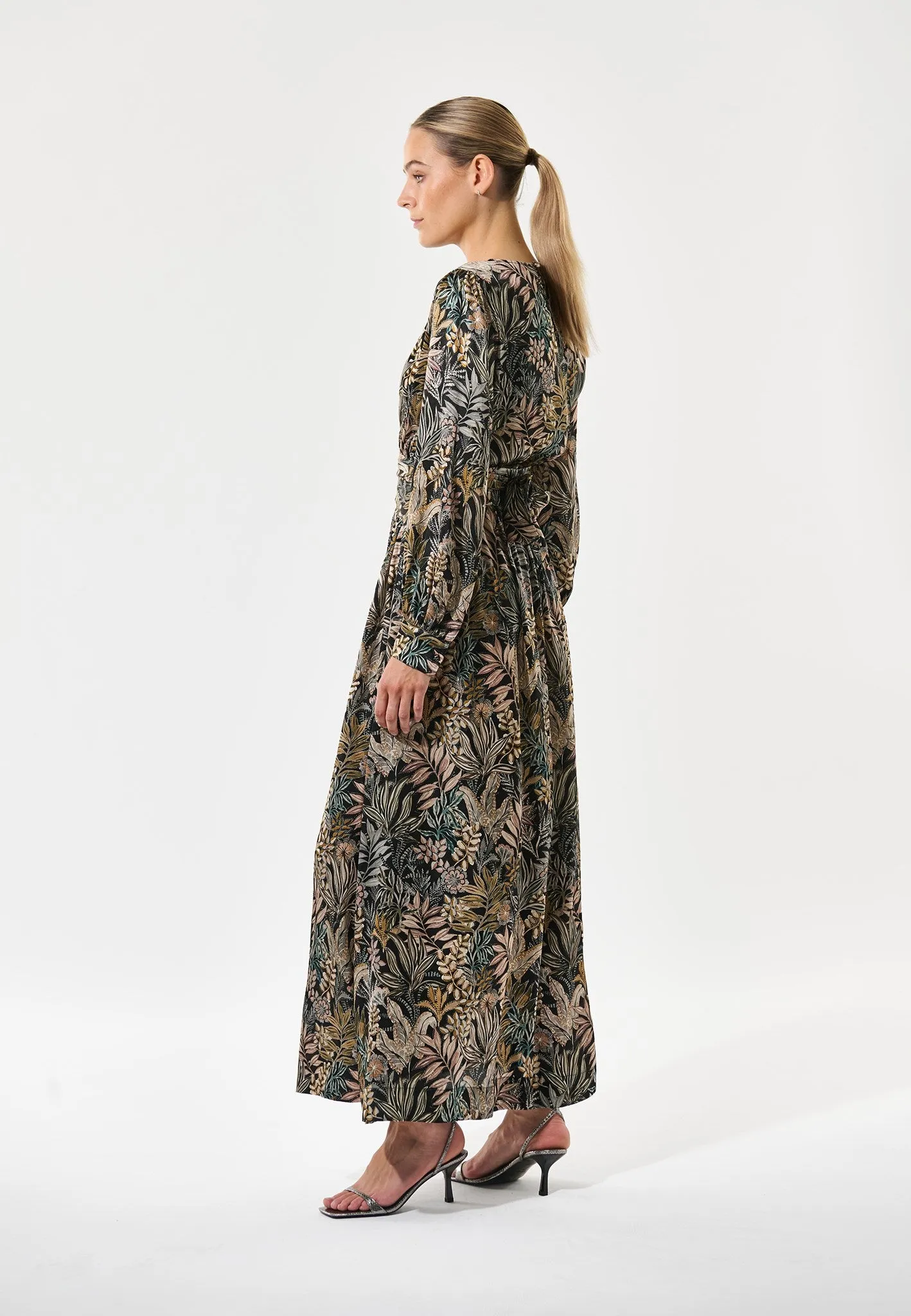 FabiannaDEA-Sencha Black sold by Dea Kudibal product image thumbnail 2